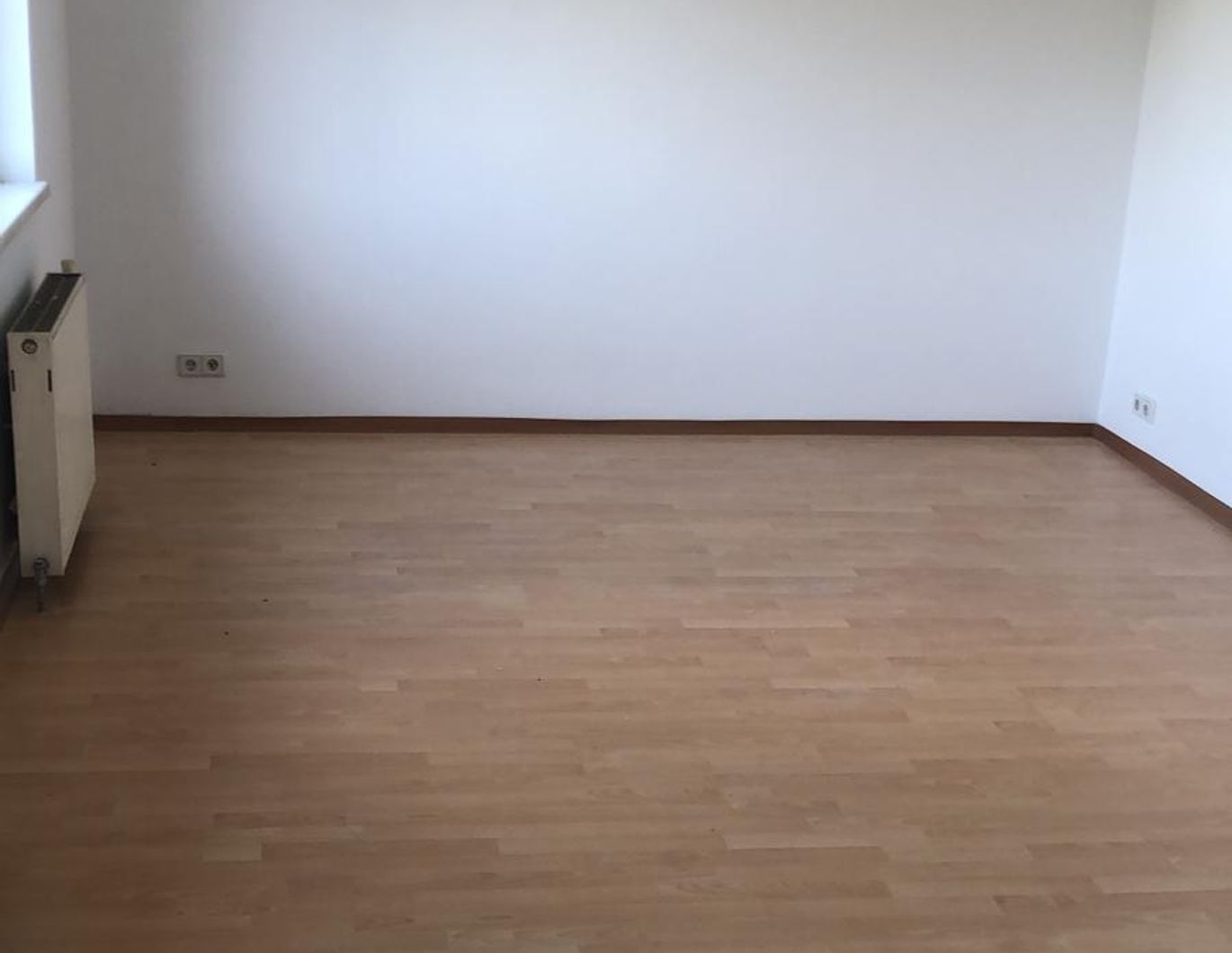 1 Zimmer Wohnung mit vollwertiger Küche zu vermieten