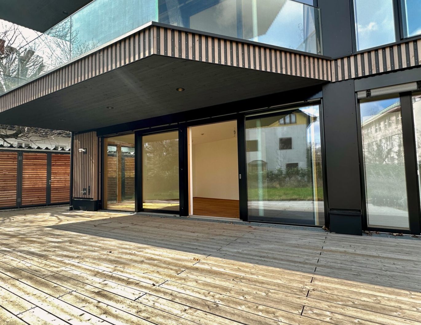 Großzügige Familienwohnung mit großem Eigengarten