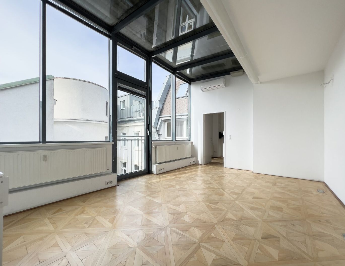 Jetzt mitgestalten! | 3-Zimmer Dachgeschosswohnung mit 38 m² Wintergarten | 1070 Wien