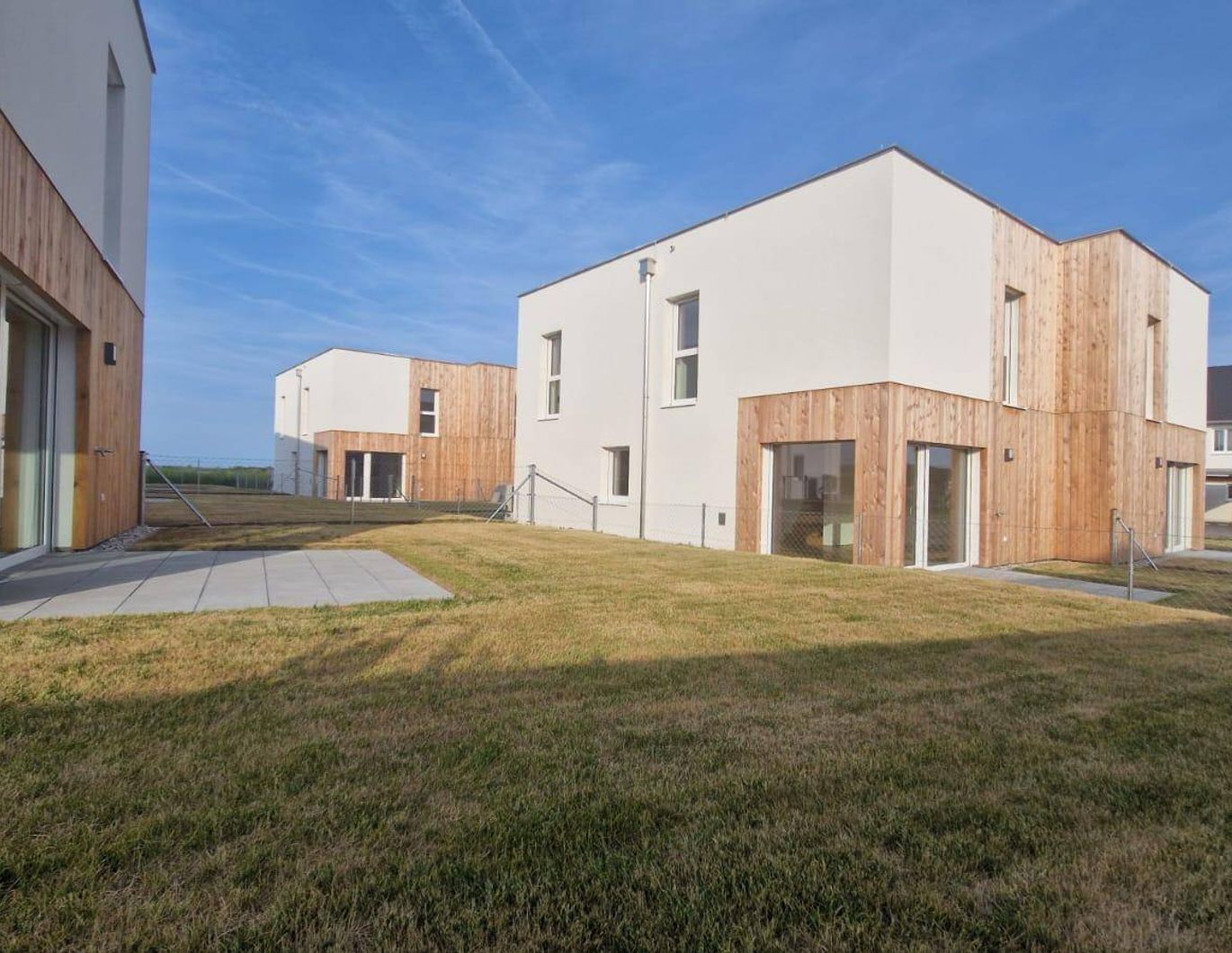 Bezugsfertig I Doppelhaushälfte I ca. 100m² Garten I Stellplätze vor der Tür I Luftwärmepumpe