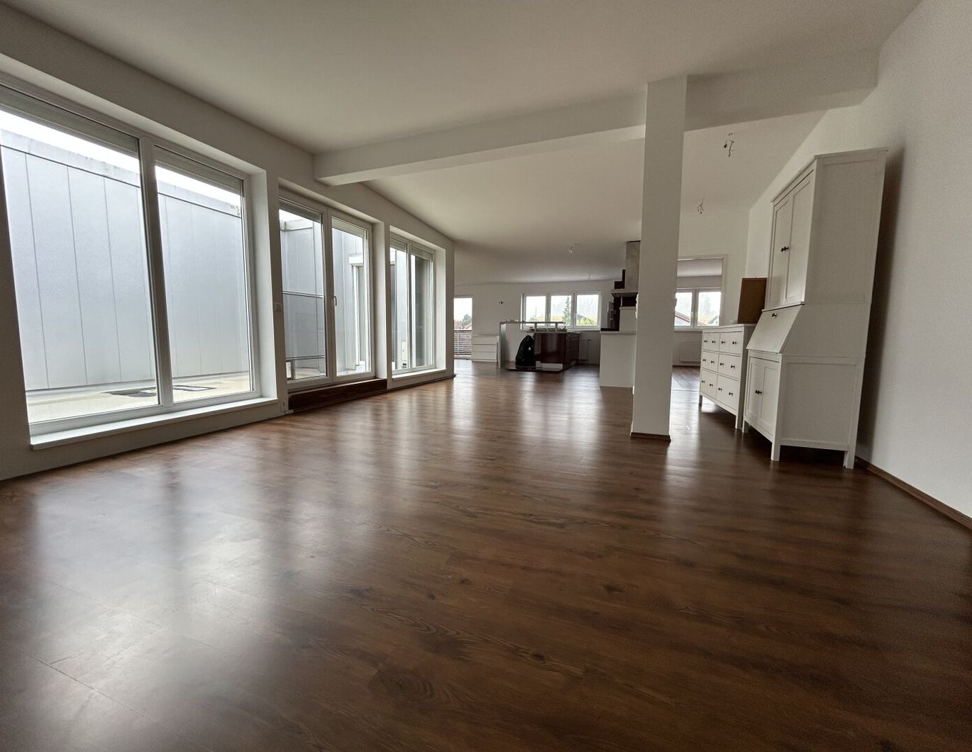 Traumhafte Dachgeschoßwohnung in Lenzing - 151 m² + 24m² Atrium, 4 Zimmer, Balkon & Garage!