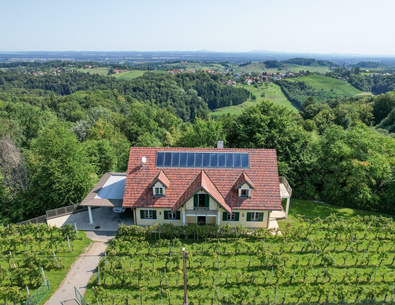Leben im Einklang - Charmantes Einfamilienhaus in Wielitsch an der Weinstraße mit Panoramablick und Weingarten
