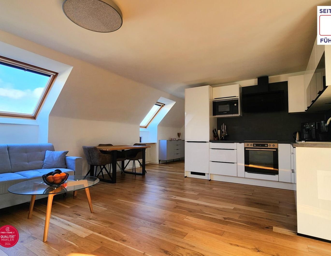 Moderner Dachgeschoss-Wohntraum mit perfekter Anbindung