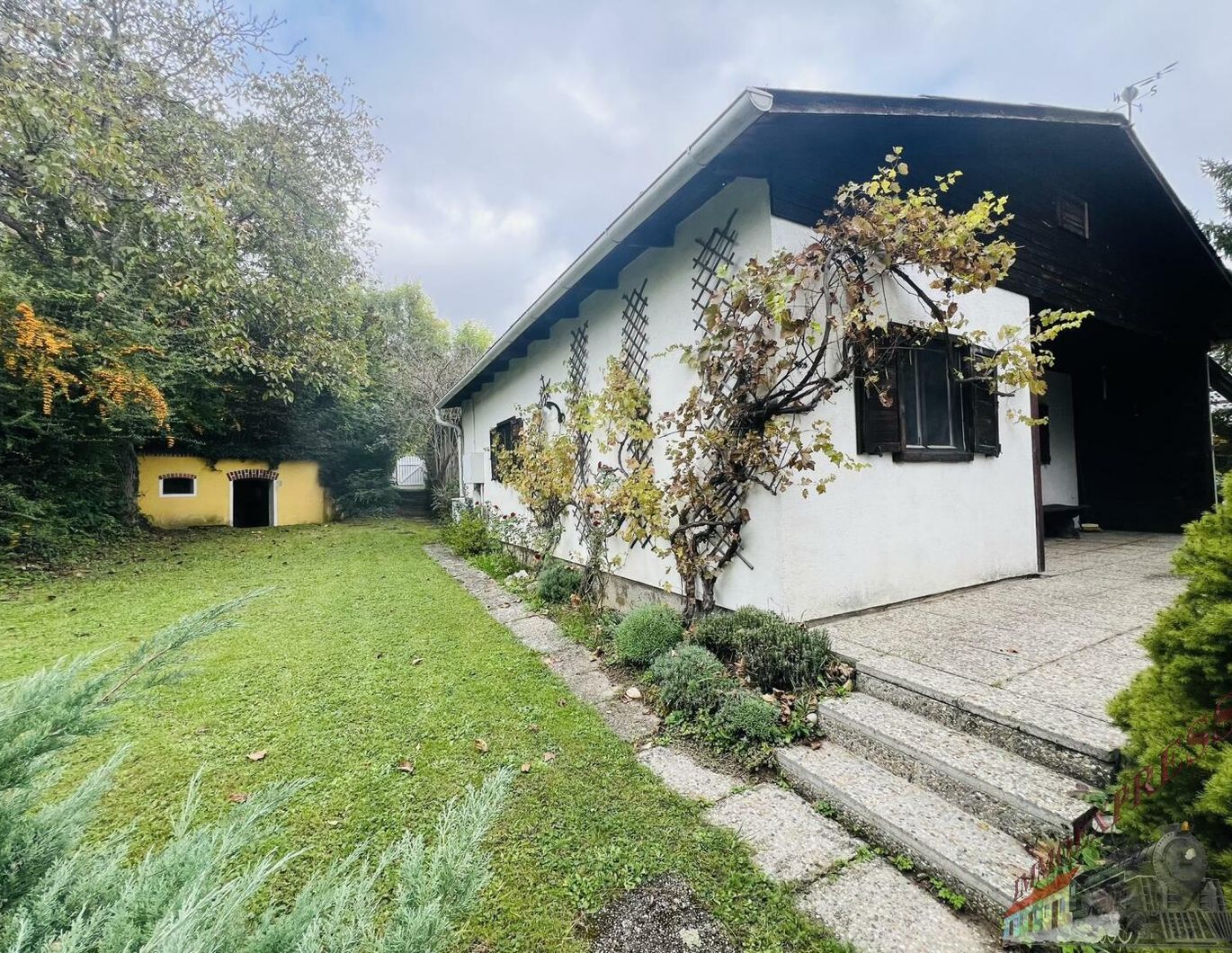 Haus auf 1000 m² auf Eigengrund! Ausbaufähig! NÖ Bauordnung! Ruhelage! Traumhafter Ausblick