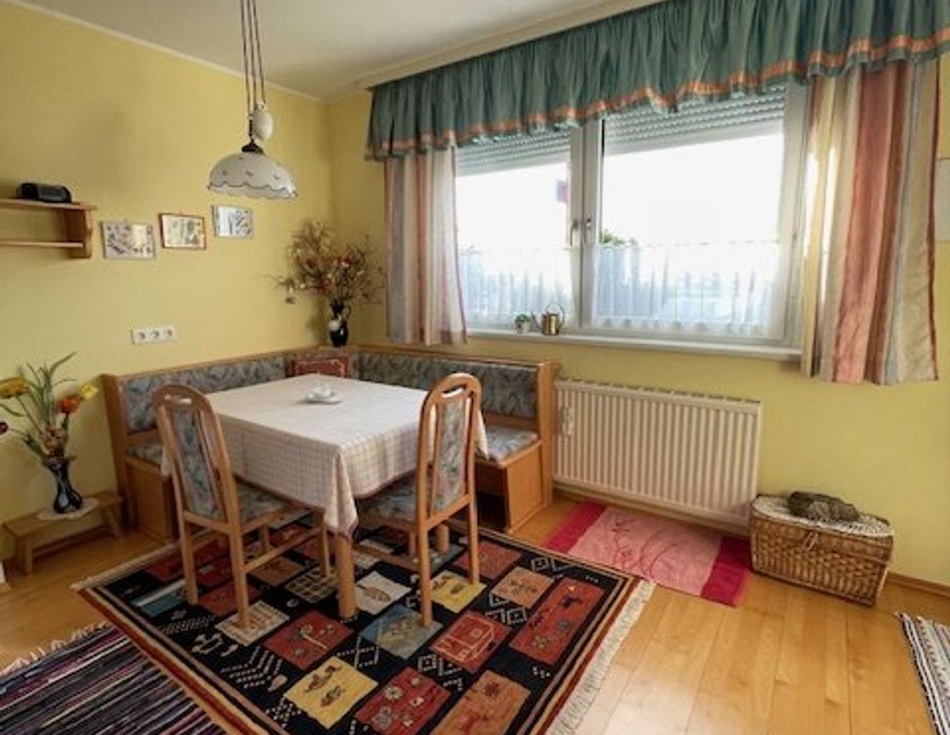charmante 2 Zimmer Wohnung mit Loggia *zentrale Lage*