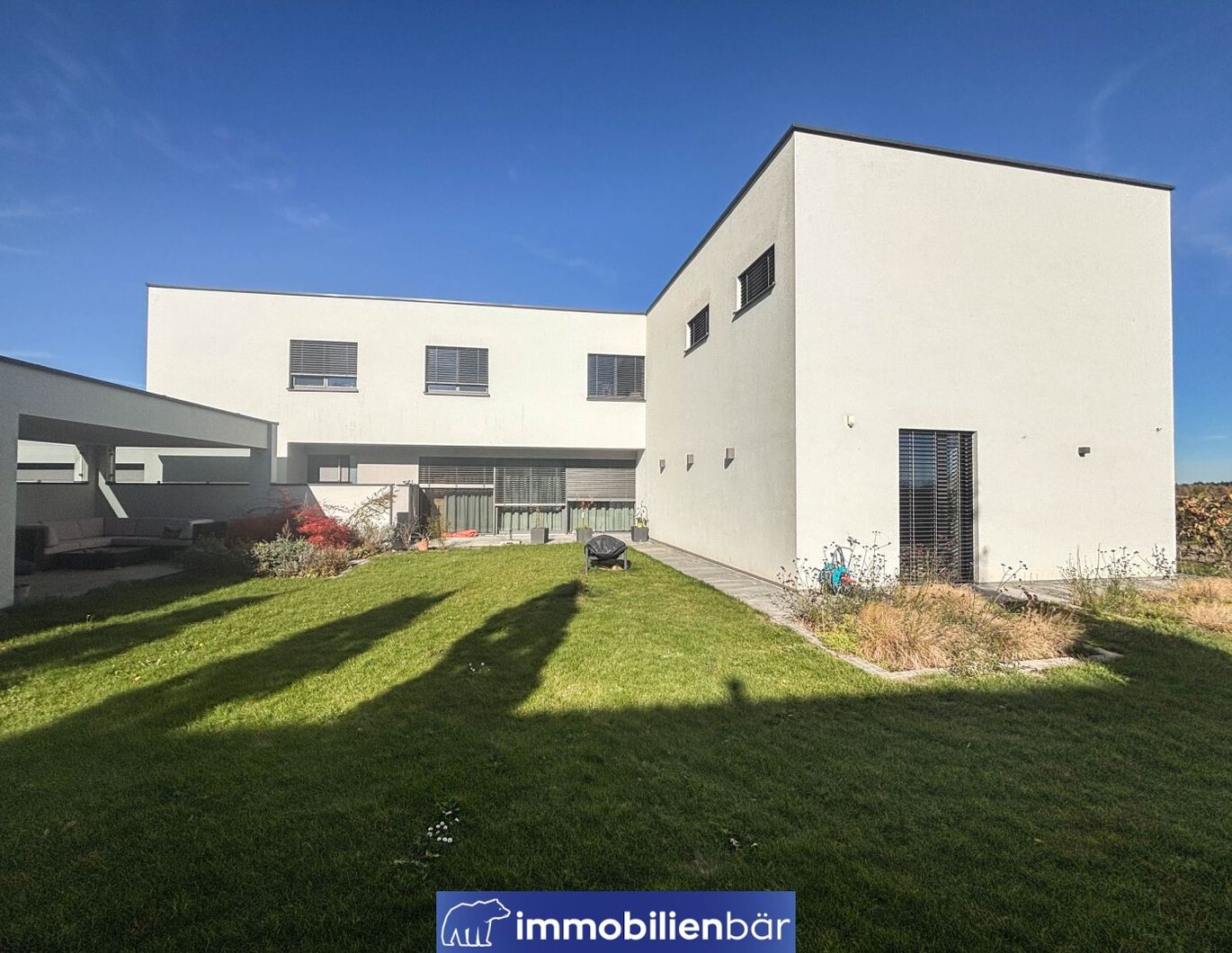 MODERNE LANDVILLA IN PUCHBERG BEI WELS MIT GROSSZÜGIGEM GRUNDSTÜCK