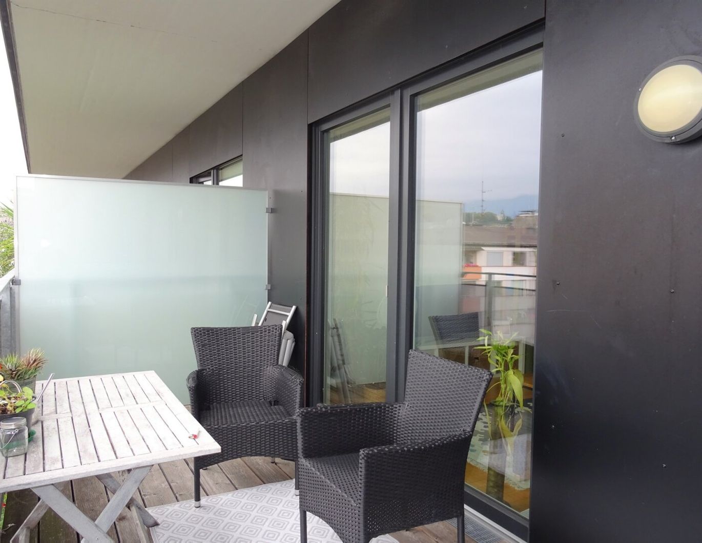 Top Festungsblick - Charmante 3-Zimmerwohnung mit großer Loggia im belebten Stadtteil Andräviertel