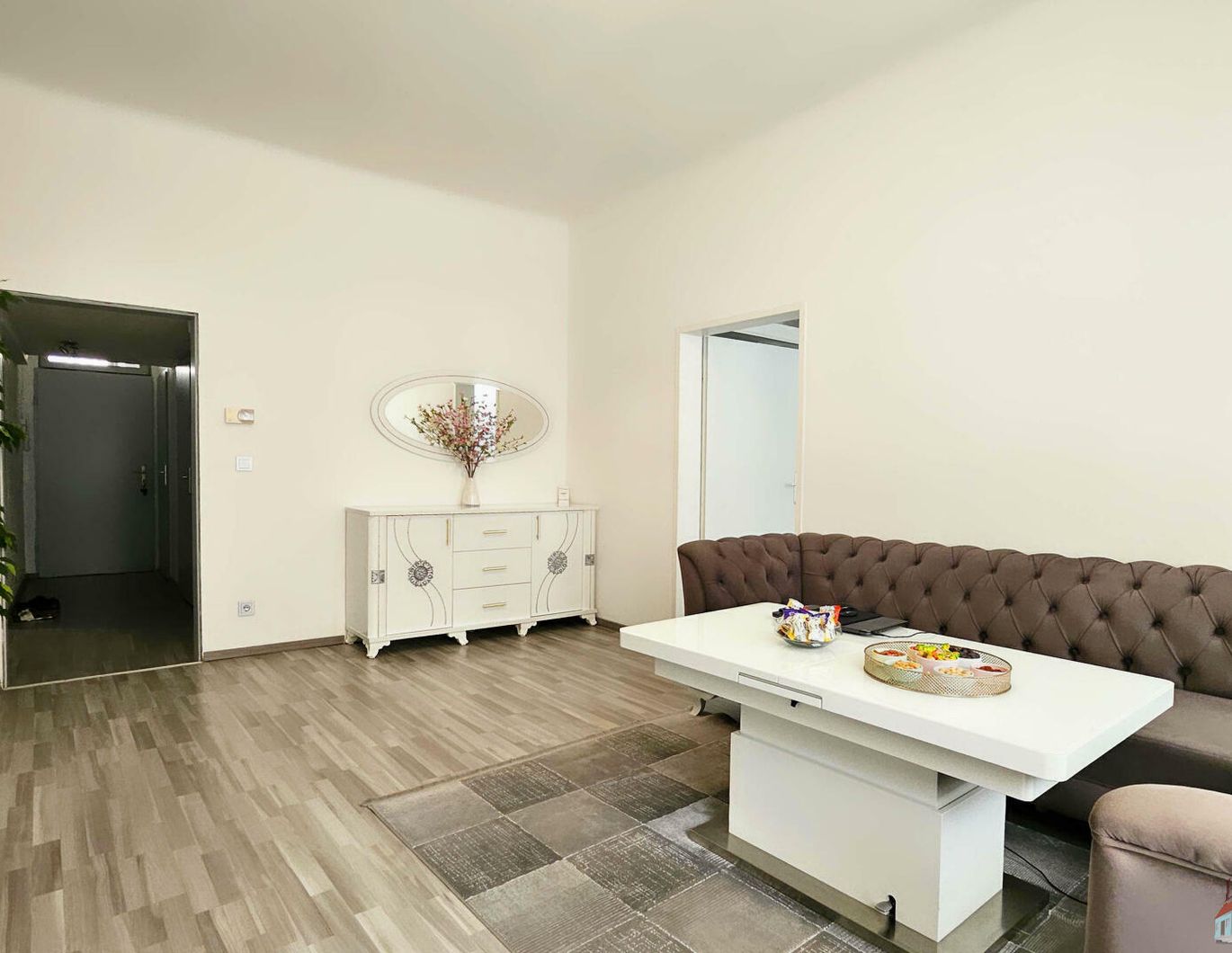 Charmante 4-Zimmer-Altbauwohnung mit modernem Flair in der Karmarschgasse - 83 m²