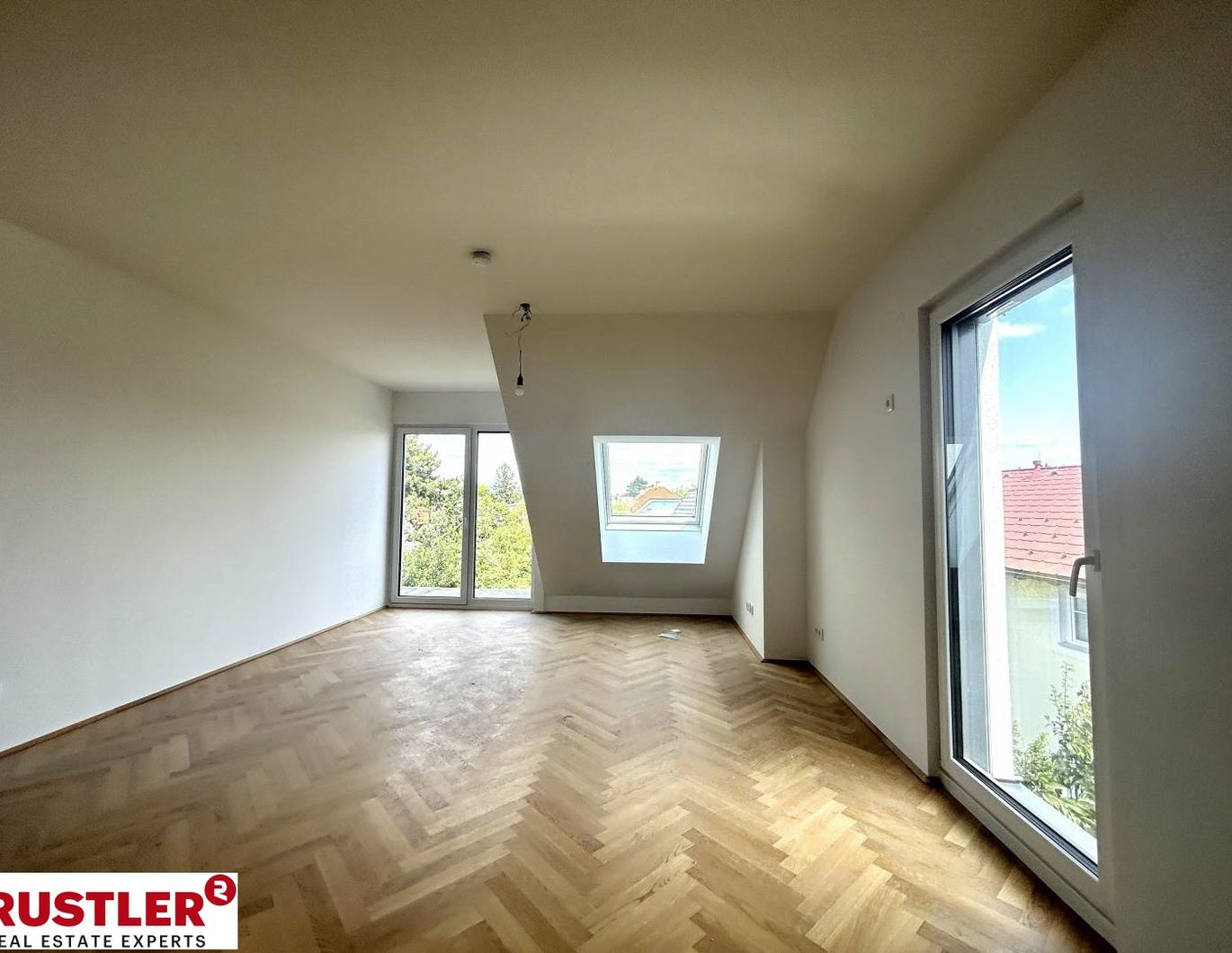 Exklusive Dachgeschosswohnung in Grünruhelage - zu verkaufen