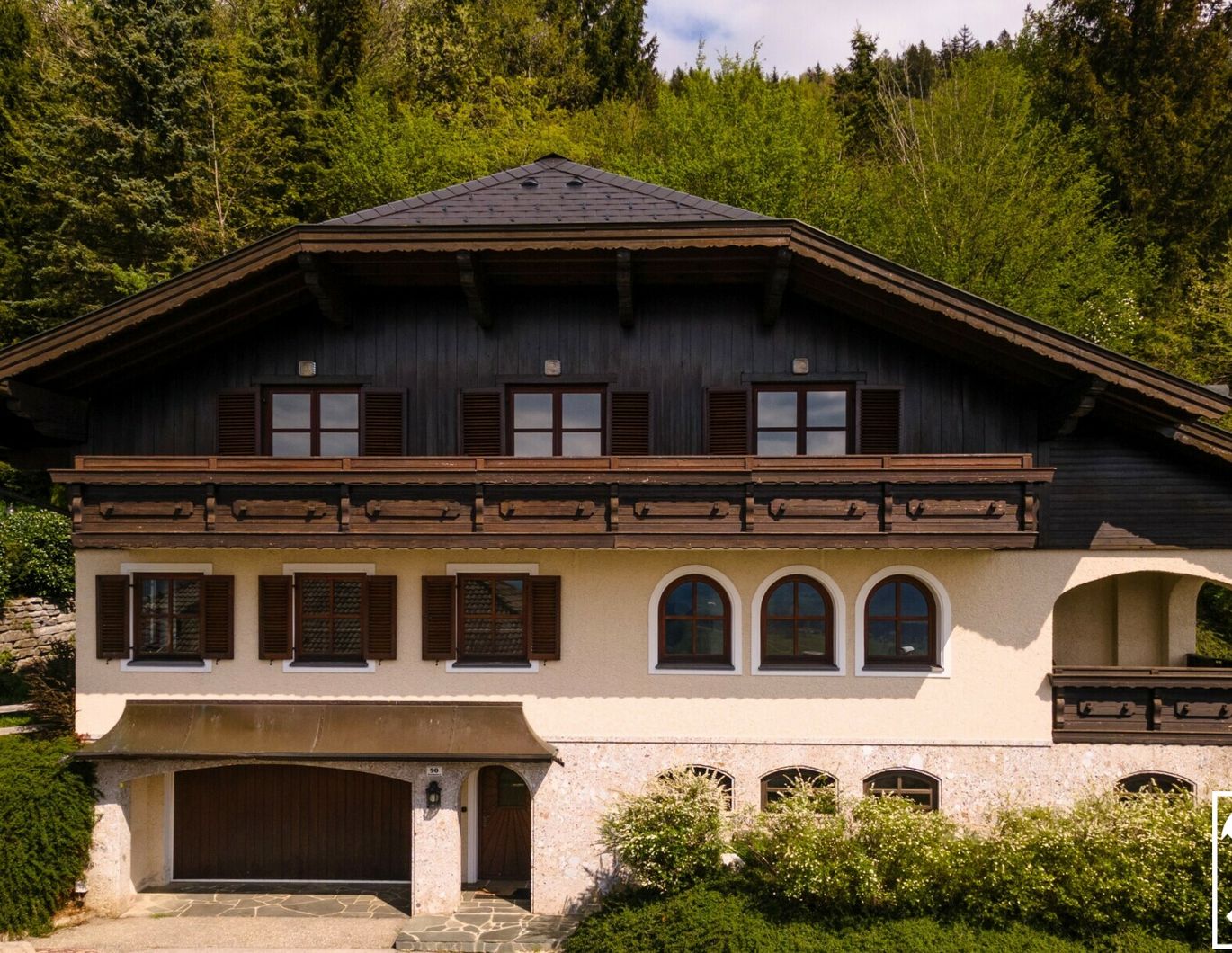 Sie suchen den Zweitwohnsitz mit Seesicht - Haus am Mondseeberg