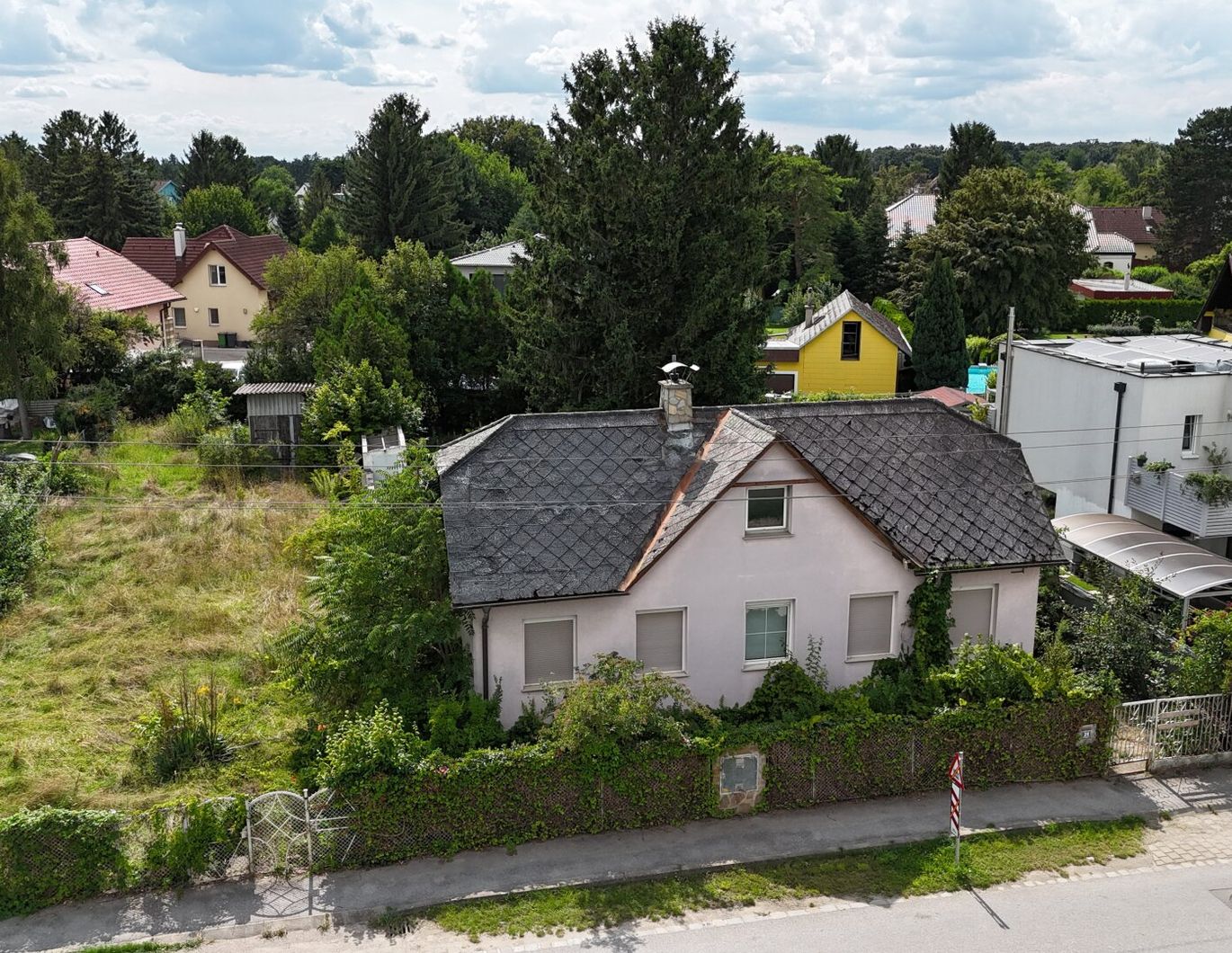 Vielseitige Möglichkeiten: Sanierung, Neubau, Teilung I Leben im Grünen & doch super Anbindung I