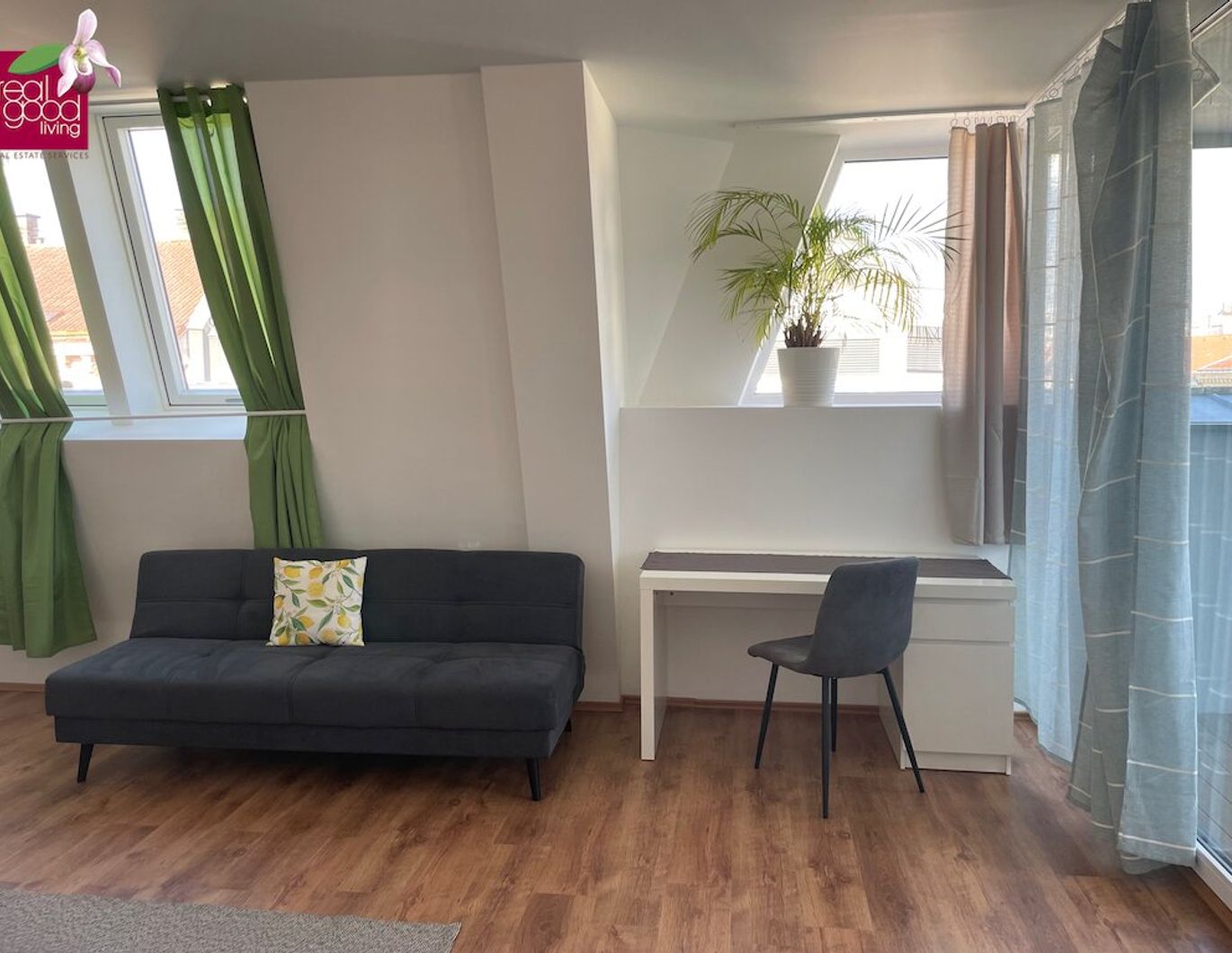Neubau-Apartment mit Loggia in repräsentativen Gründerzeithaus