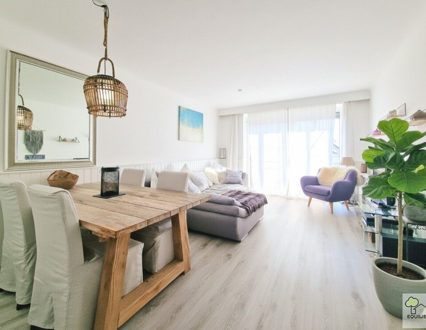 CHARMANTE 3-ZIMMER-WOHNUNG MIT BALKON IN BAD VÖSLAU NEBEN DEM SCHLOSSPARK