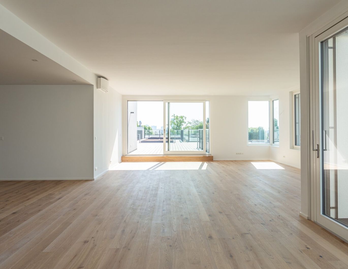 Luxus-Penthouse mit 268 m² Wohnfläche & 174 m² Terrassen - Premium-Investment bis 2031 vermietet