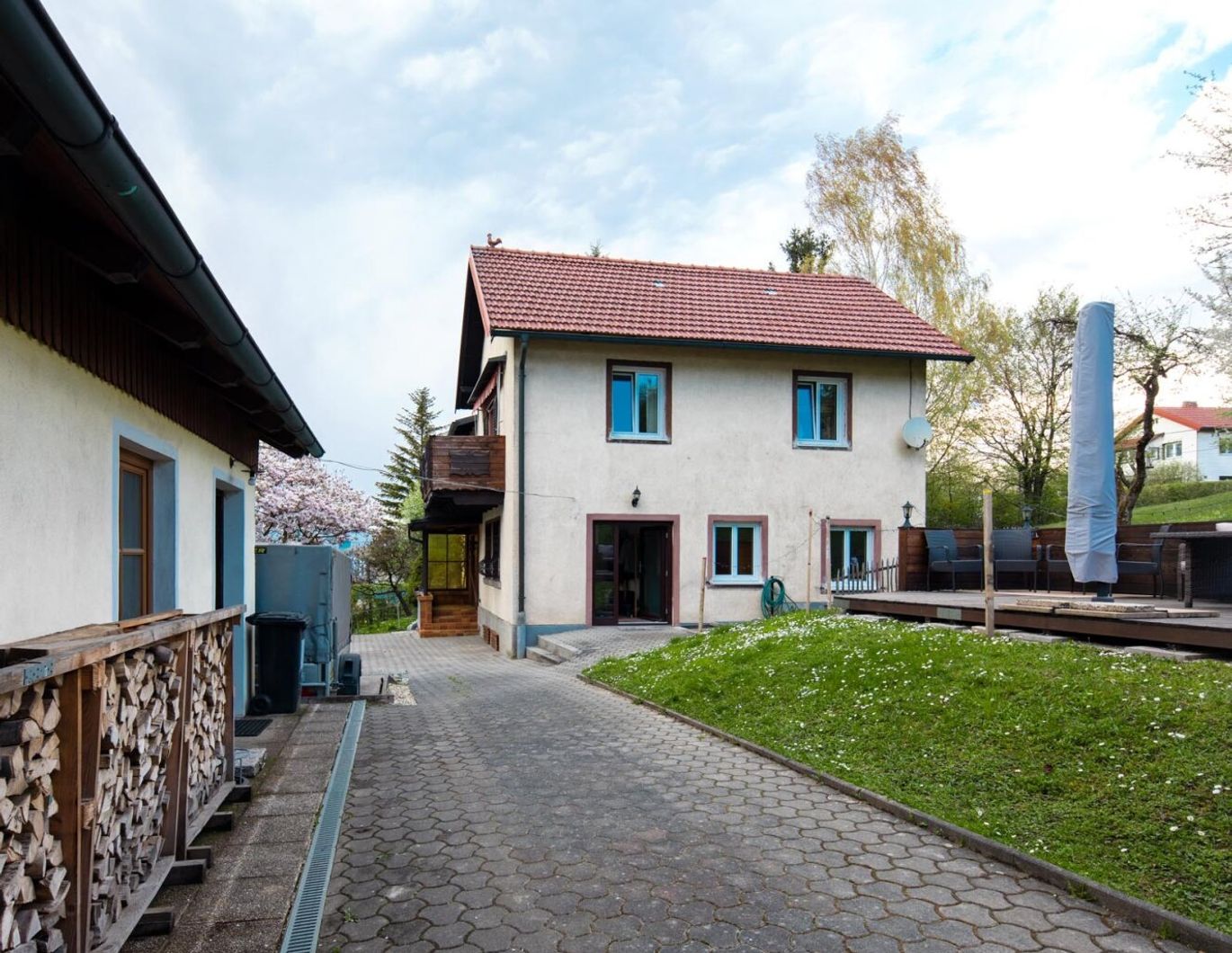 Sanierungsprojekt mit Potenzial: Einfamilienhaus in Pichling mit großzügiger Grünfläche!