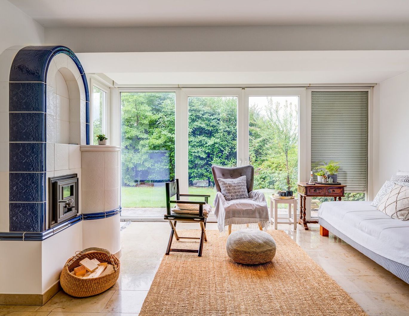 Exklusive Wohnung am Kühberg mit eigenem Garten und Doppelgarage: 