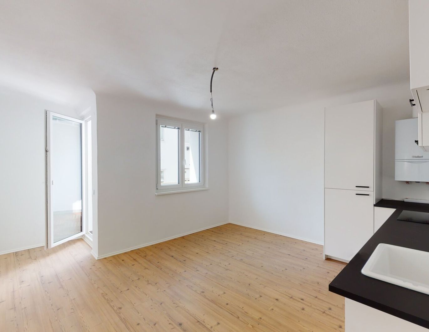 Helle, neu renovierte 2-Zimmer-Wohnung mit Loggia in Toplage beim Yppenplatz