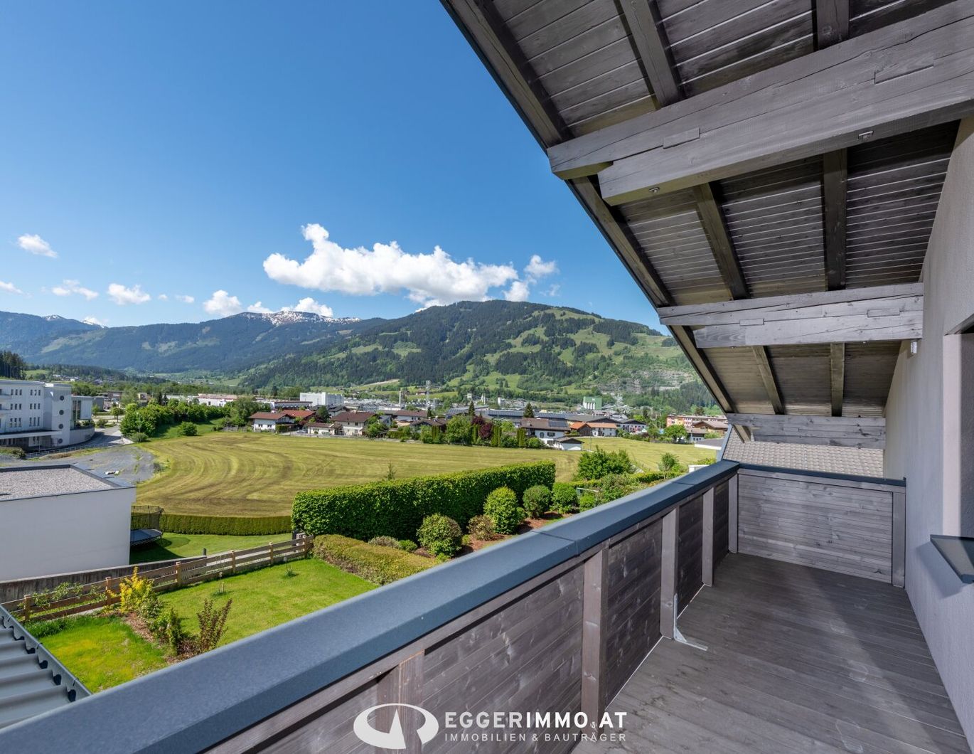 5760 Saalfelden : Penthouse ! Weitblick ! neuwertige, zentral gelegene, sonnige 4 Zimmerwohnung 123,94m²,Carport und Freistellplatz !