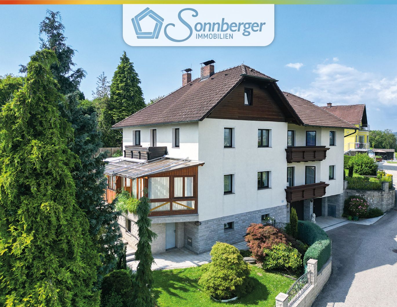 MAXIMUS - imposantes Zweifamilienhaus mit prachtvollem Garten in Wartberg