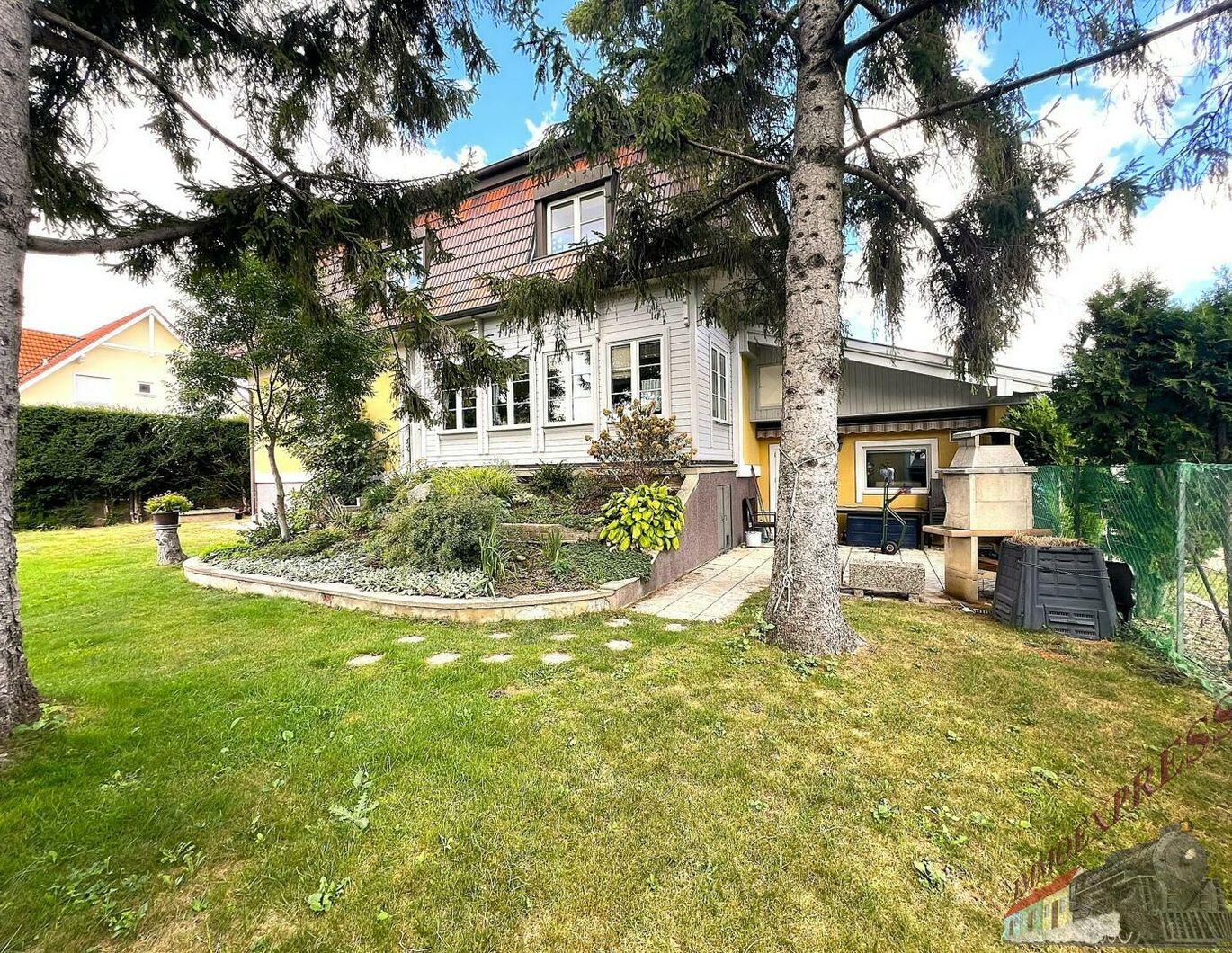 Familientraum einmalig! 250 m² Wohnfläche + 140 m²Wohnkeller! Großer Garten mit Swimmingpool! + Garage+ Sauna!