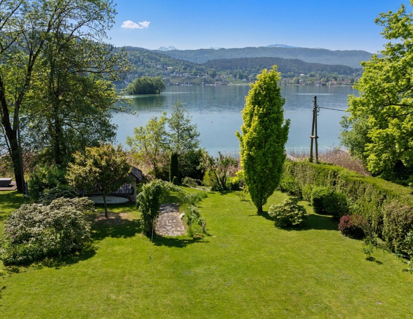 Romantische Seeliegenschaft