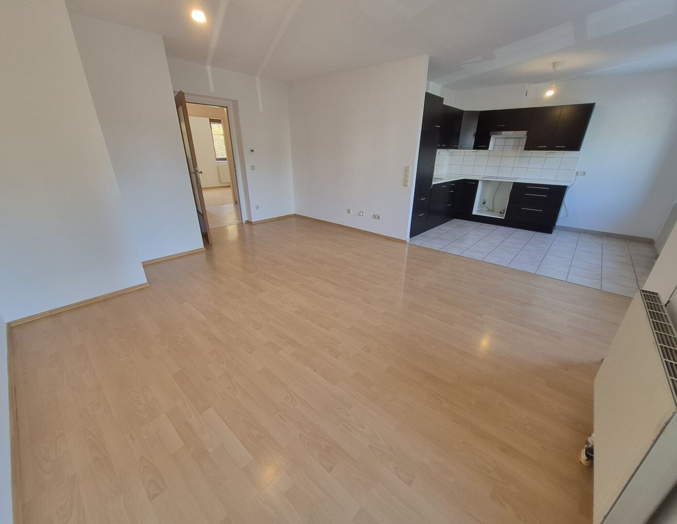 NÄHE U1 KAGRANER PLATZ! RUHIGE 3 ZIMMER NEUBAUWOHNUNG MIT LOGGIA!