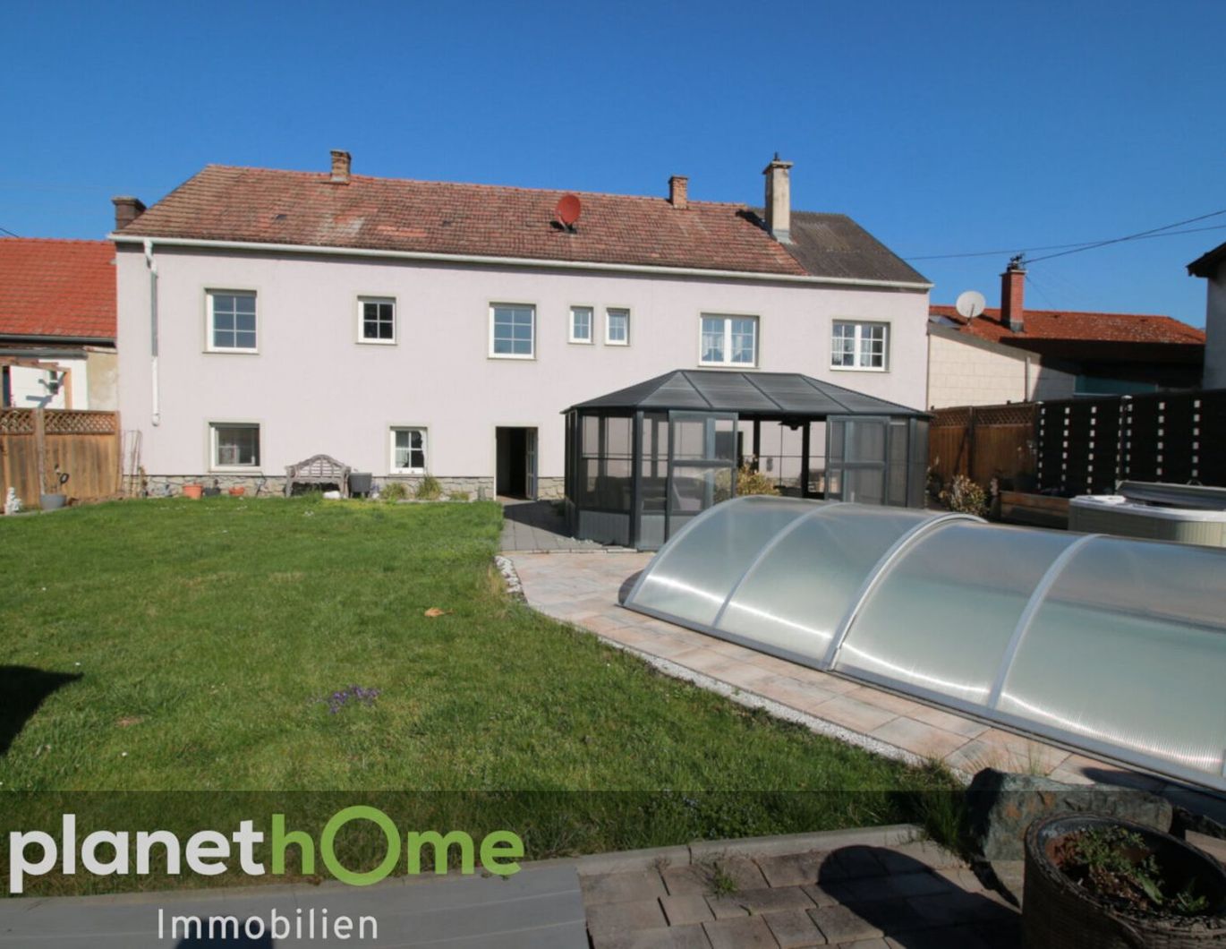 Mitten im Ort und doch privat