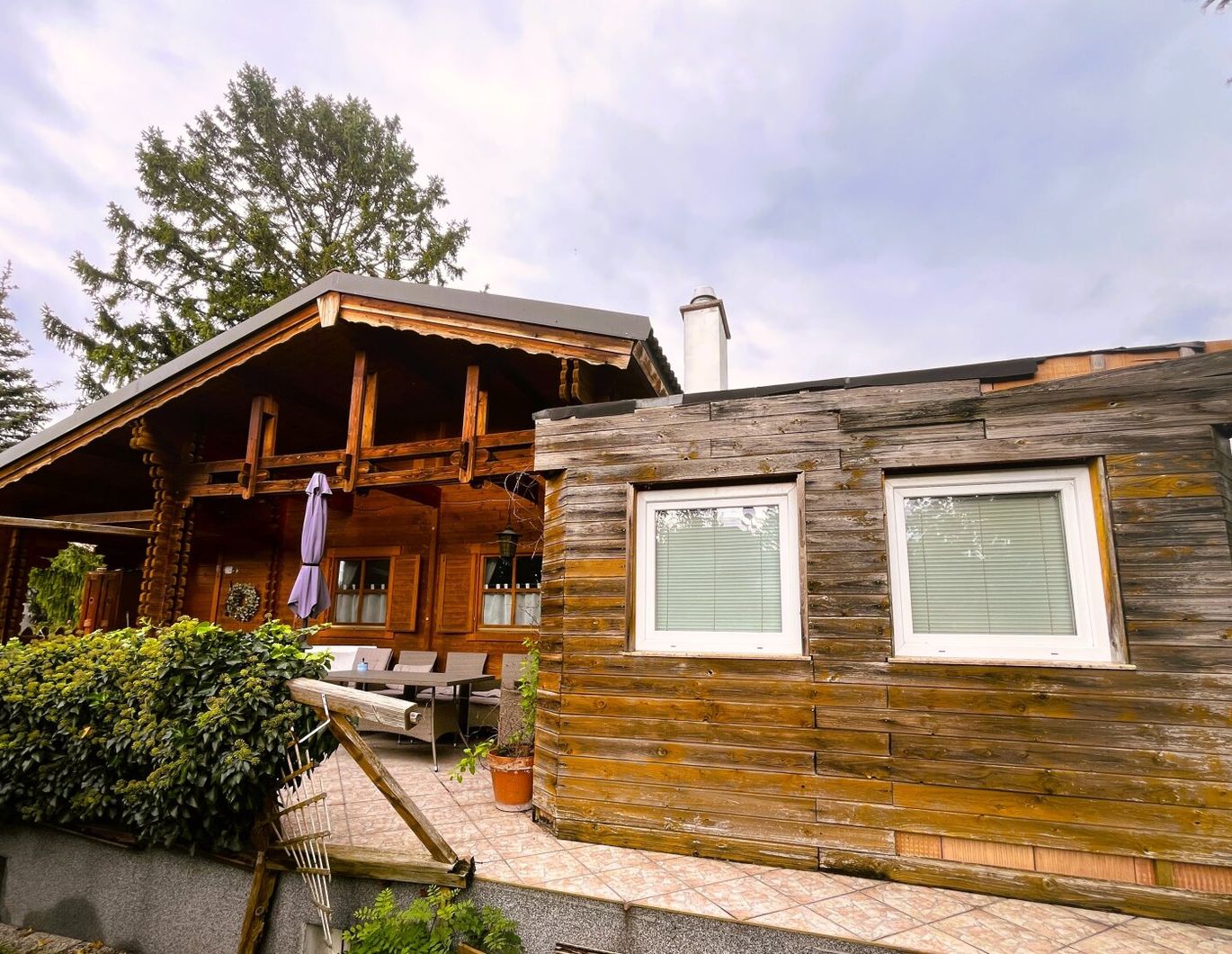 Einfamilienhaus mit Charme und Potenzial in der Schwarzlackenau - Superädifikat