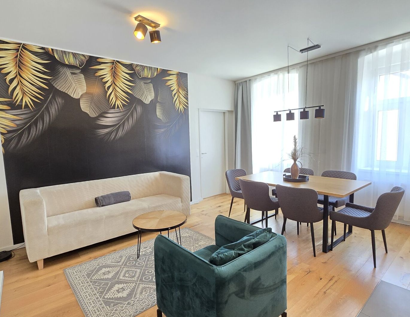 Schöne 3 Zimmer Wohnung, komplett Neu saniert vor einem Jahr