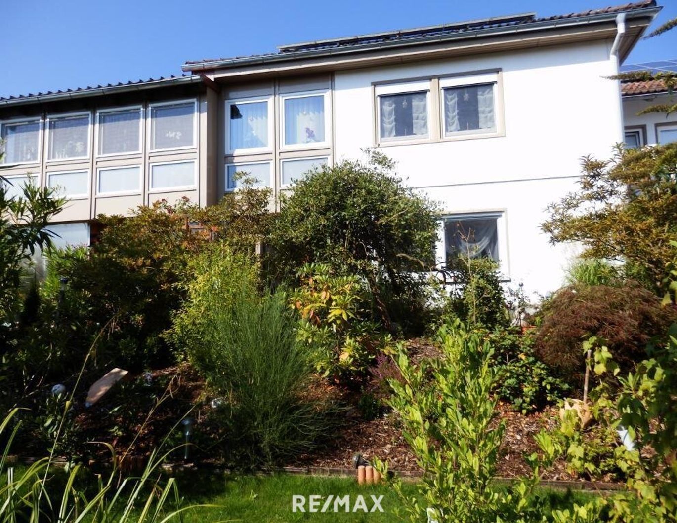 Ein.-Zweifamilienhaus mit wunderschönem Ausblick