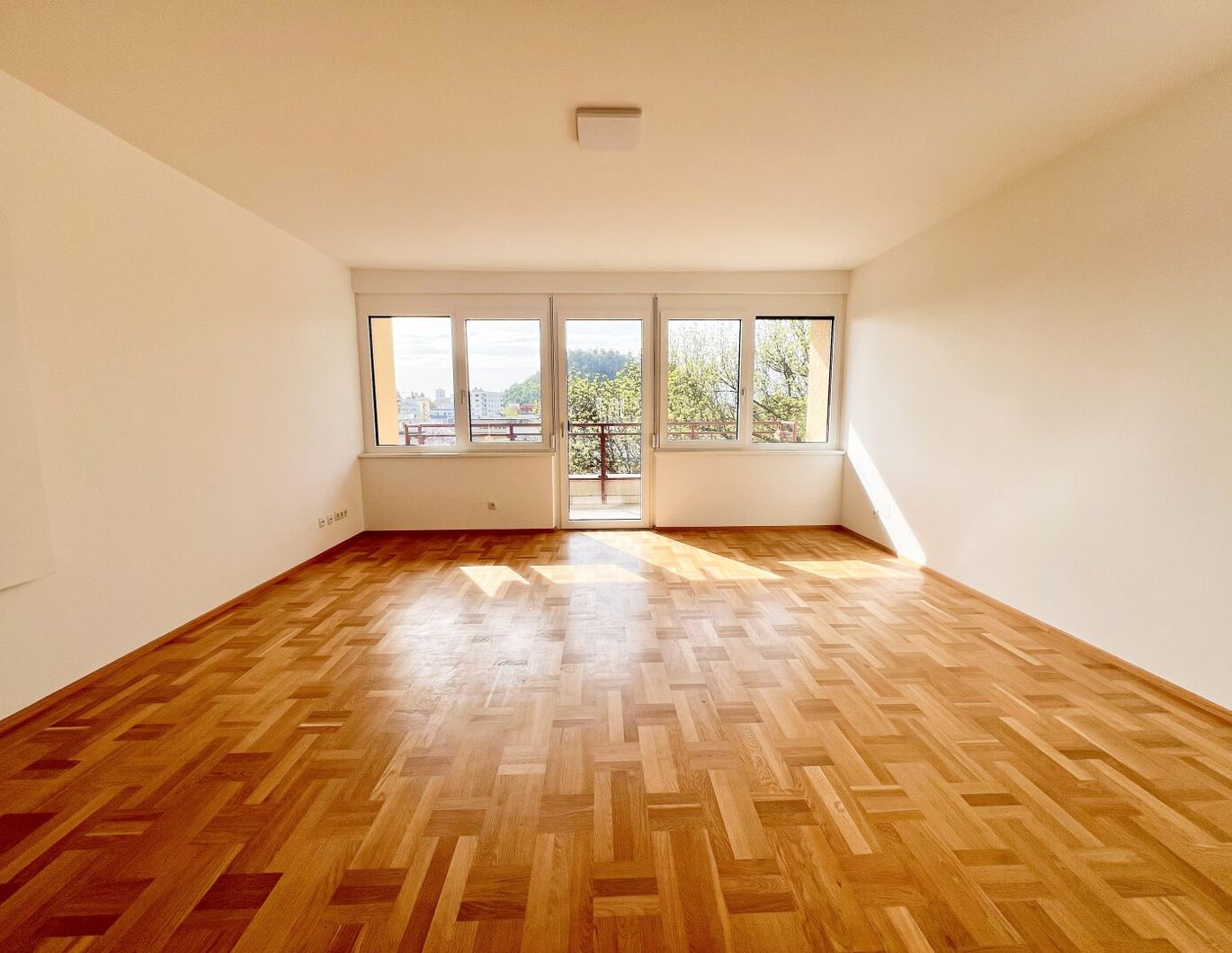 Top-Lage, 1-Zimmer-Garconniere / Erstbezug nach kompletter Sanierung / Geidorf Graz