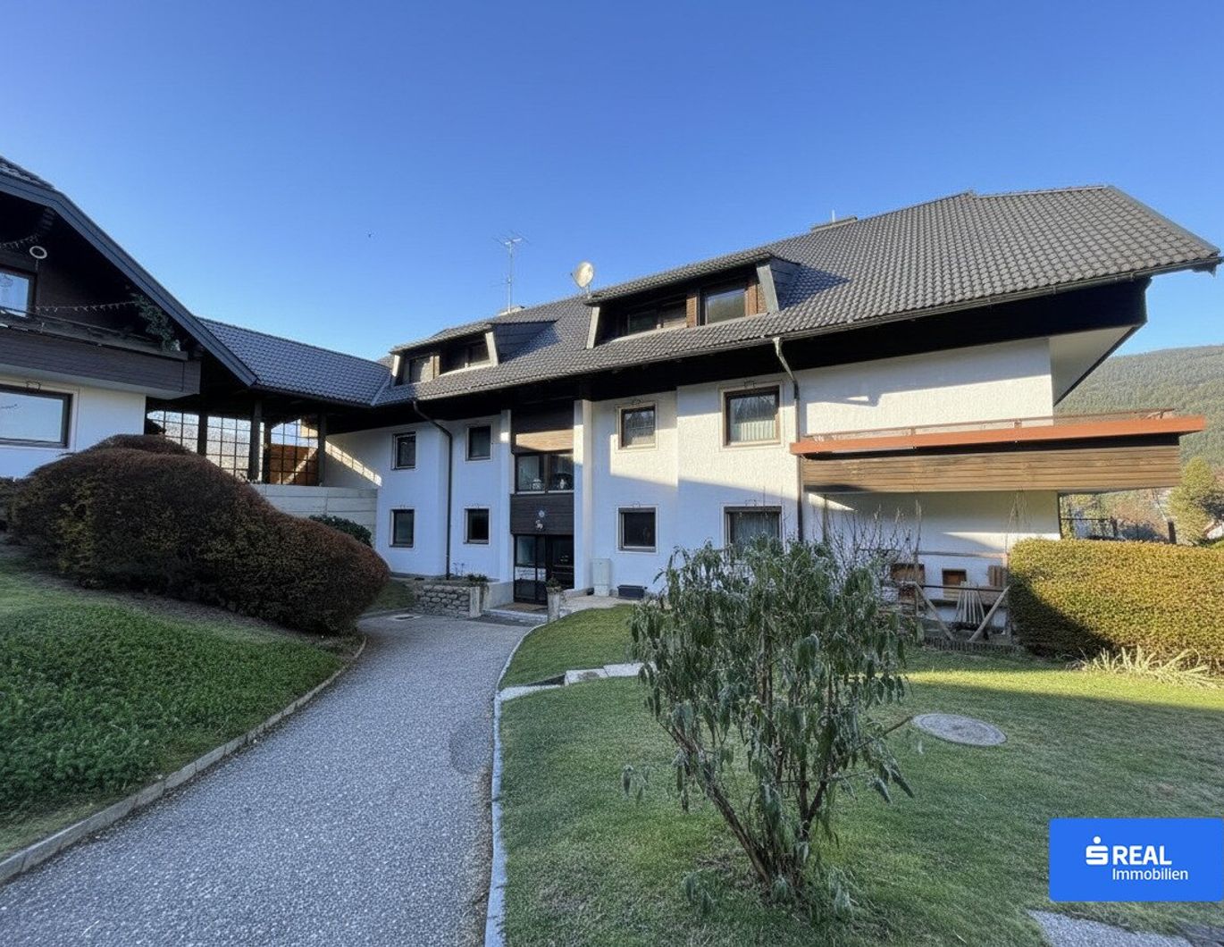 Geräumige 4-Zimmer-Wohnung in Alt-Ossiach mit Balkon und Seeblick