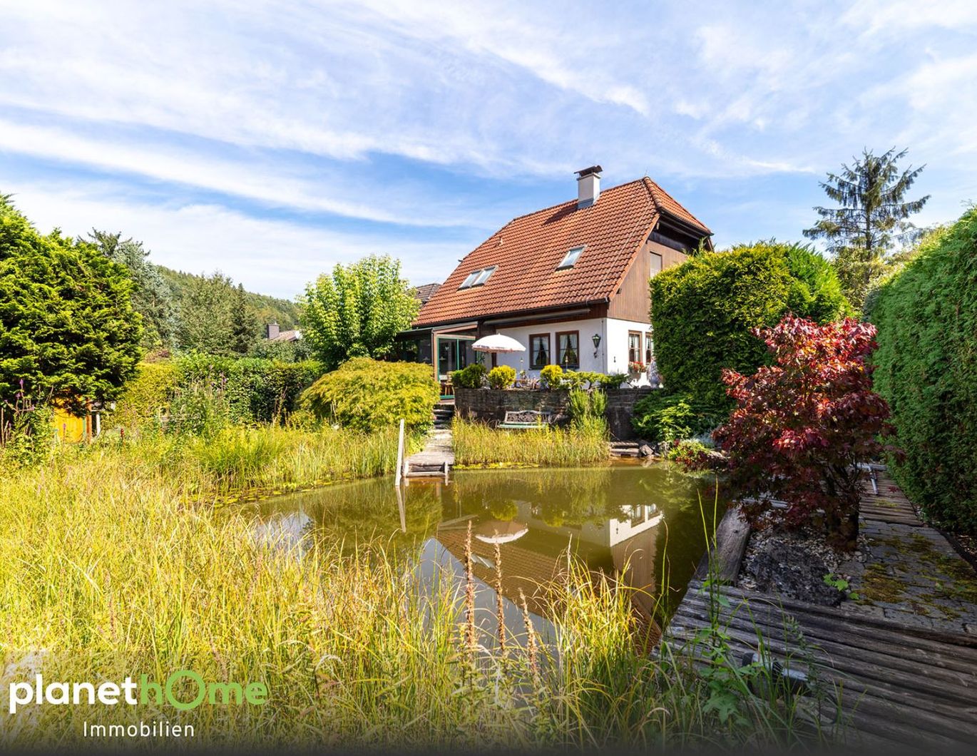 Harmonie im Grünen: Tolles Landhaus mit wunderschönem Garten