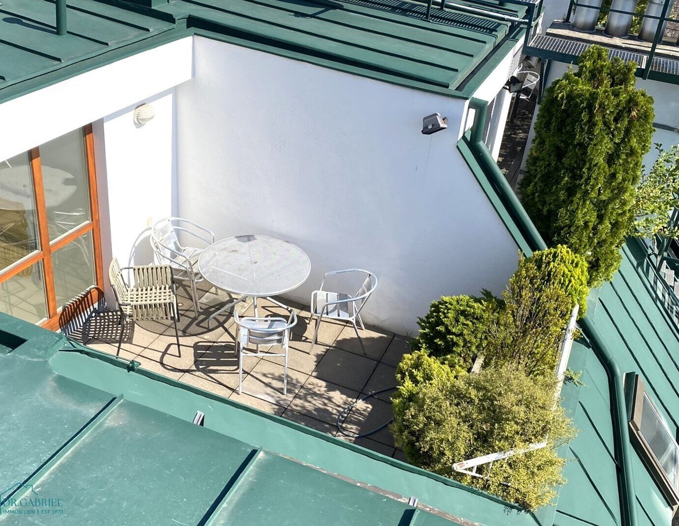 MÖBLIERTE TERRASSENMIETE- NÄHE STADTPARK