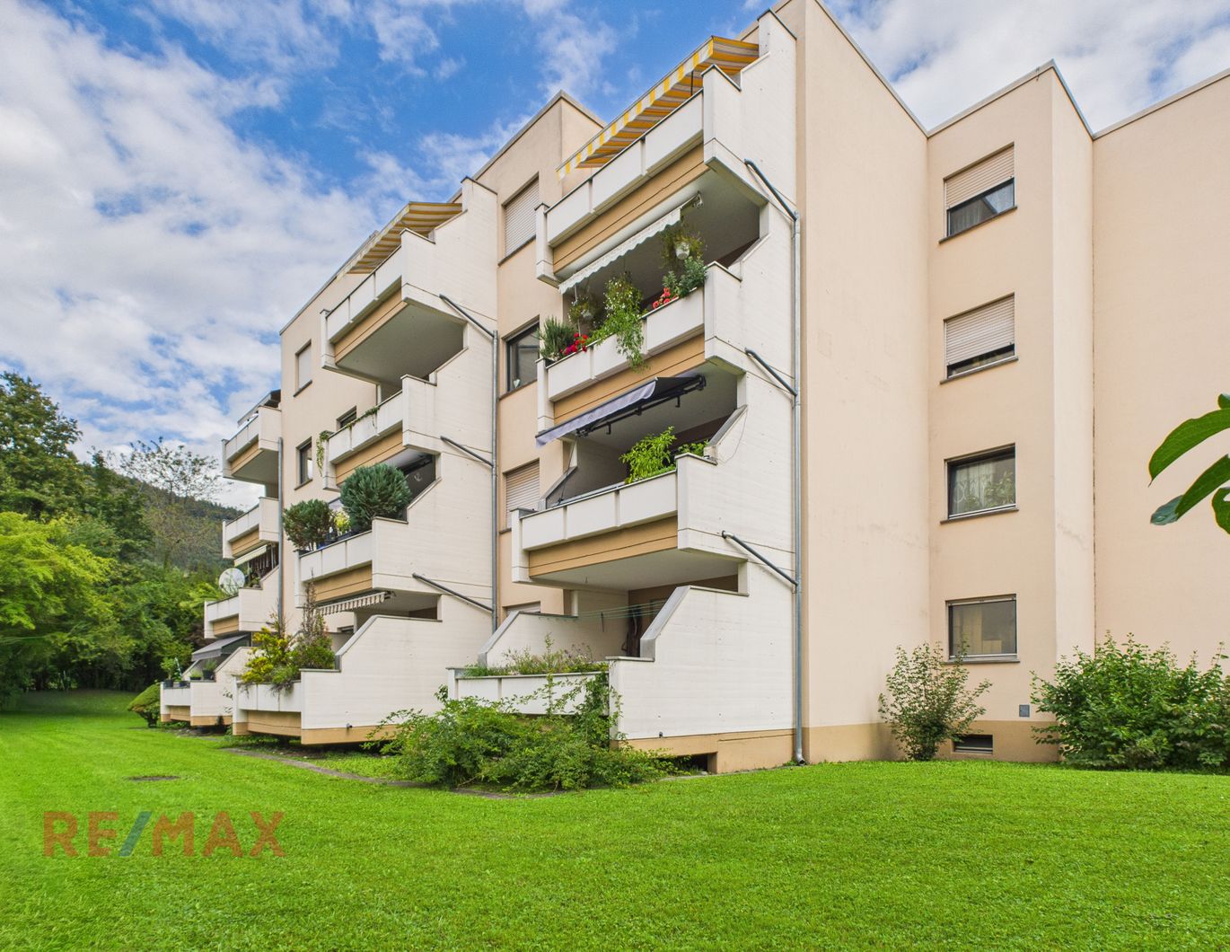 Wohnen mit Weitsicht: Charmante 4-Zimmer-Wohnung mit Balkon