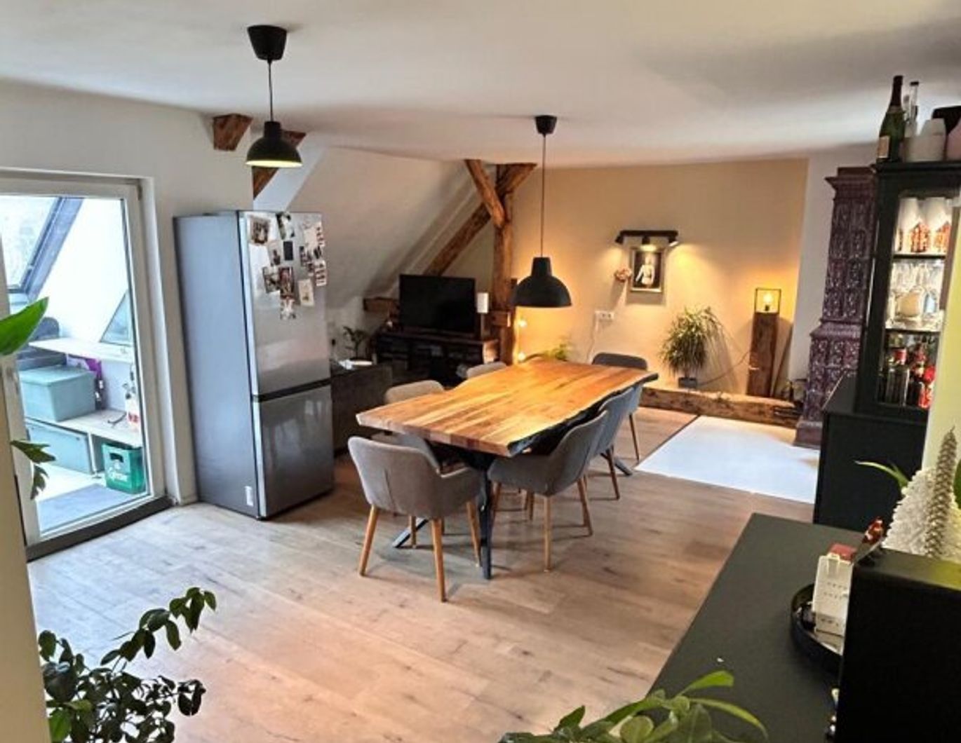 Graz - Schillerplatz: Helle 2-Zimmern-Dachgeschoßwohnung und westseitiger Dachterrasse - perfekt für Singles, Paare und Investoren - sehr gut vermietet!