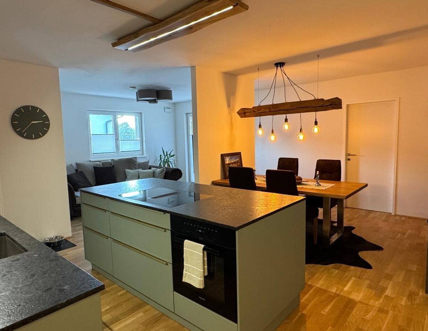 Barrierefreie ca. 96 m² große Eigentumswohnung mit großem süd-westseitigem Balkon
