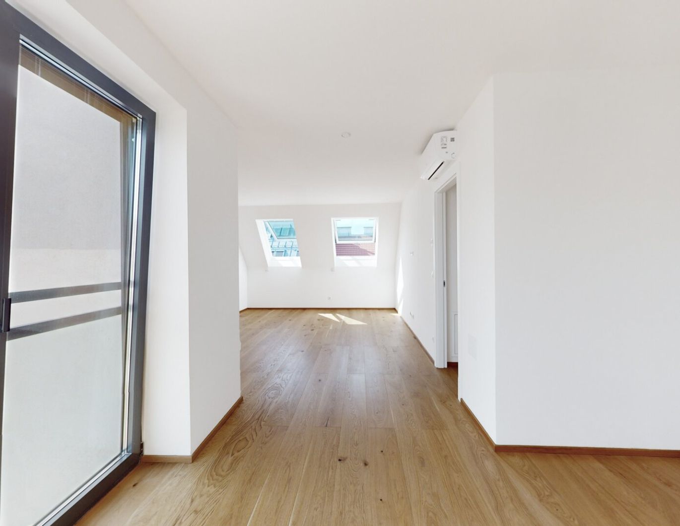 BEZUGSFERTIG // Westseitige 3 Zimmer Wohnung // Klima, Luft-Wärme-Pumpe, elektrische Außenbeschattung (Top 23)