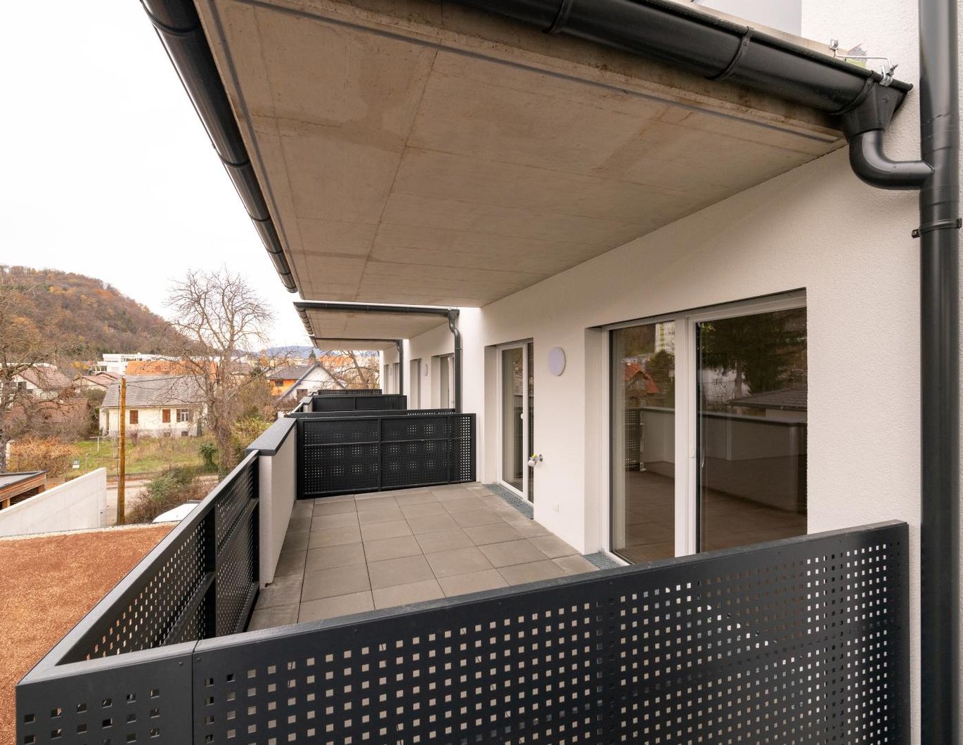 Investition mit Großterrasse und hellen Aussichten!