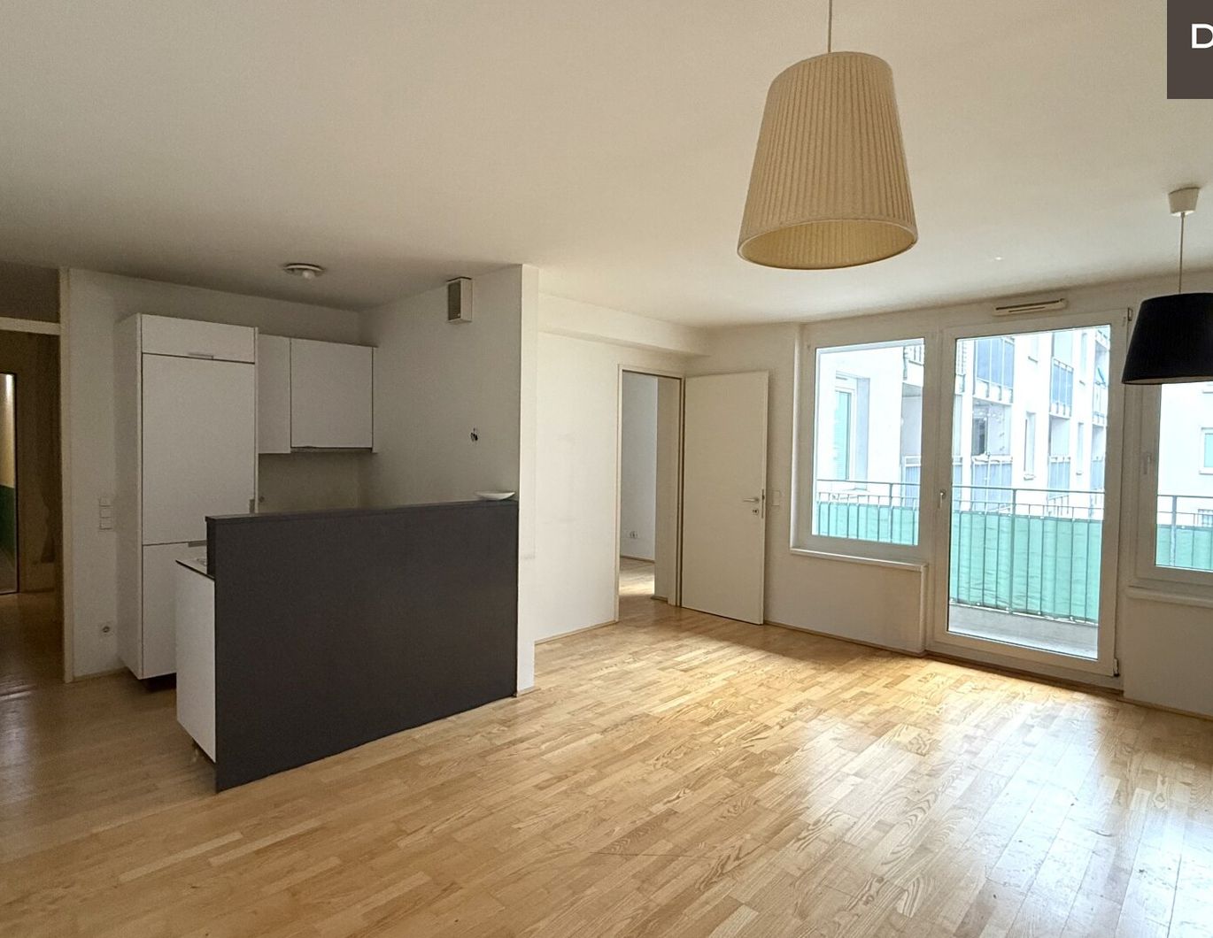 / ZIMMER / U-BAHN NÄHE / VERFÜGBAR AB SOFORT / INNENHOFSEITIG AUSGERICHTET