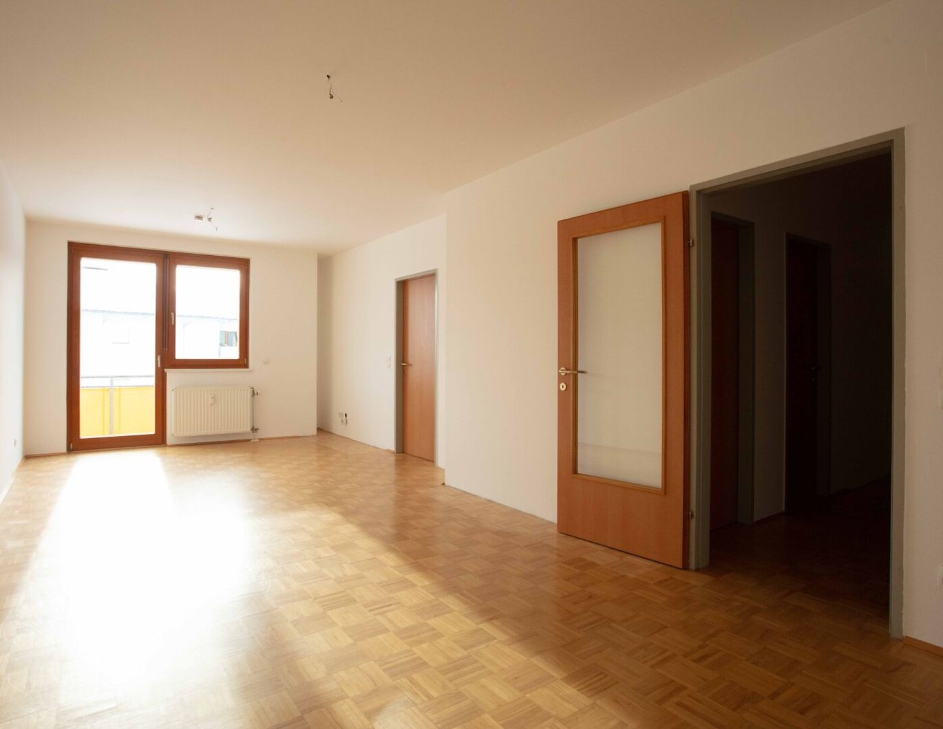 PROVISIONSFREI - Schöne solide 2 Zimmerwohnung mit Balkon und TG Absttellplatz in Völkendorf