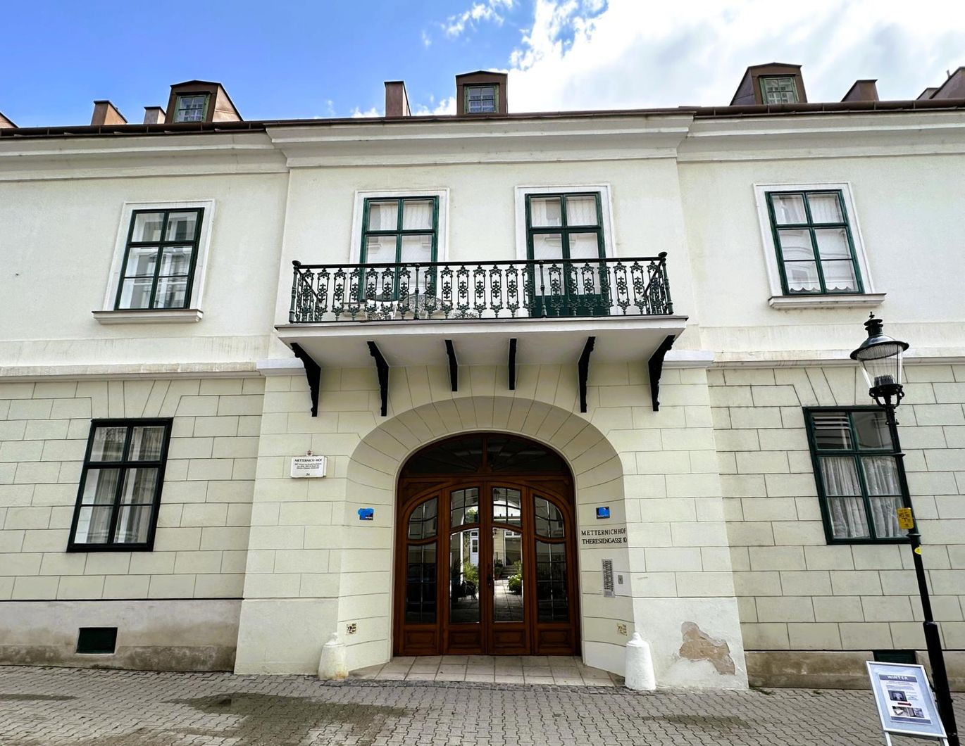 4 ZIM.WHG MIT BLICK IN RUHIGEN INNENHOF/LIFT/TIEFGARAGE