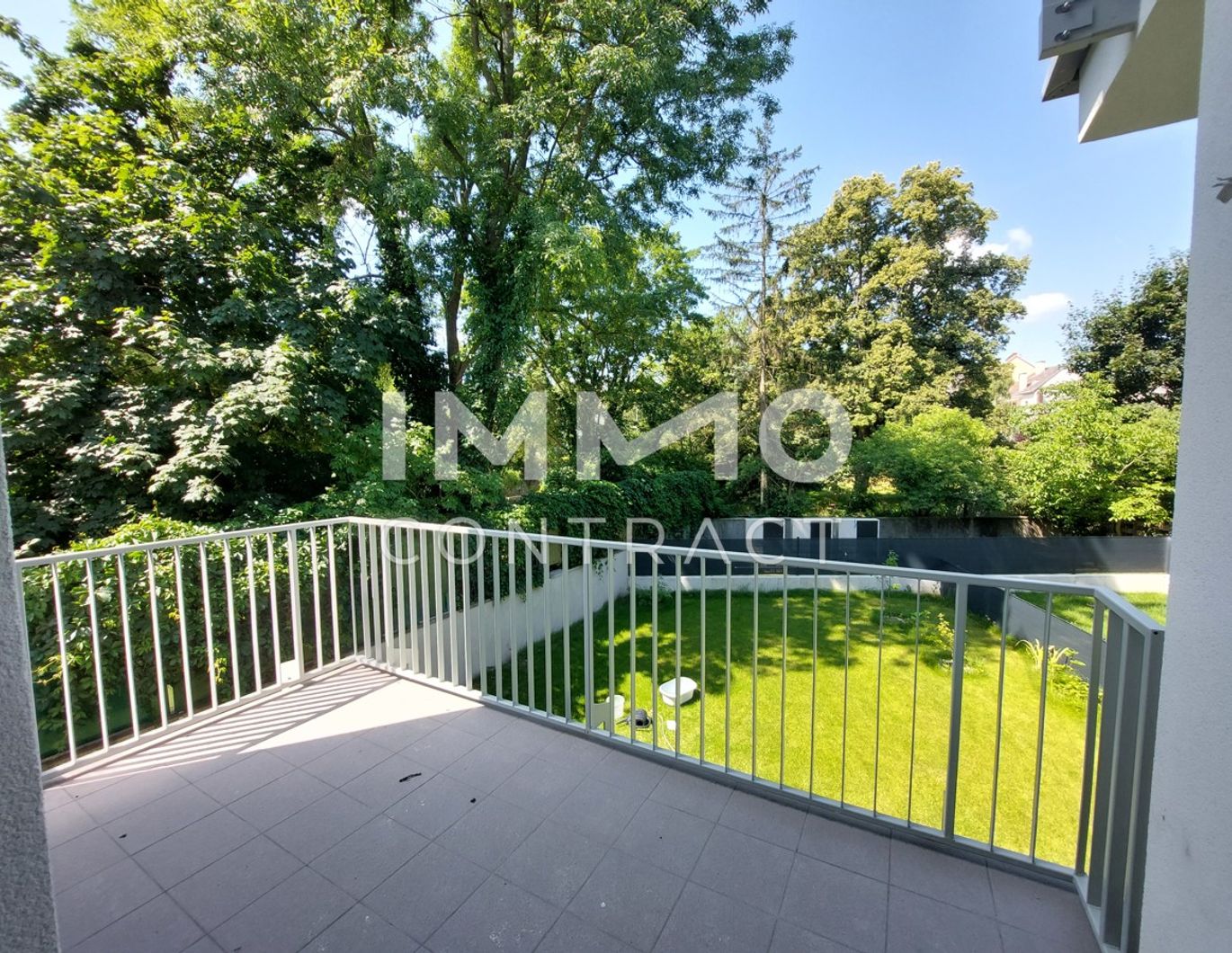 Provisionsfrei! Grün, soweit das Auge reicht! Moderner Neubau Erstbezug mit Balkon