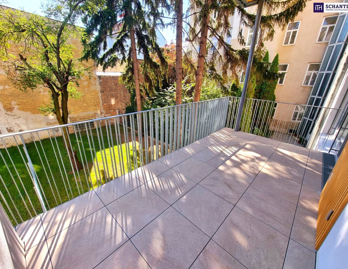 Herbstaktion! Happy family! Familienparadies mit großem Balkon! Lift direkt in die Wohnung + 4,5 Zimmer + Erdwärme + Höchste Qualität + Perfekte Raumaufteilung + Viel Privatsphäre + Blick uns Grüne!
