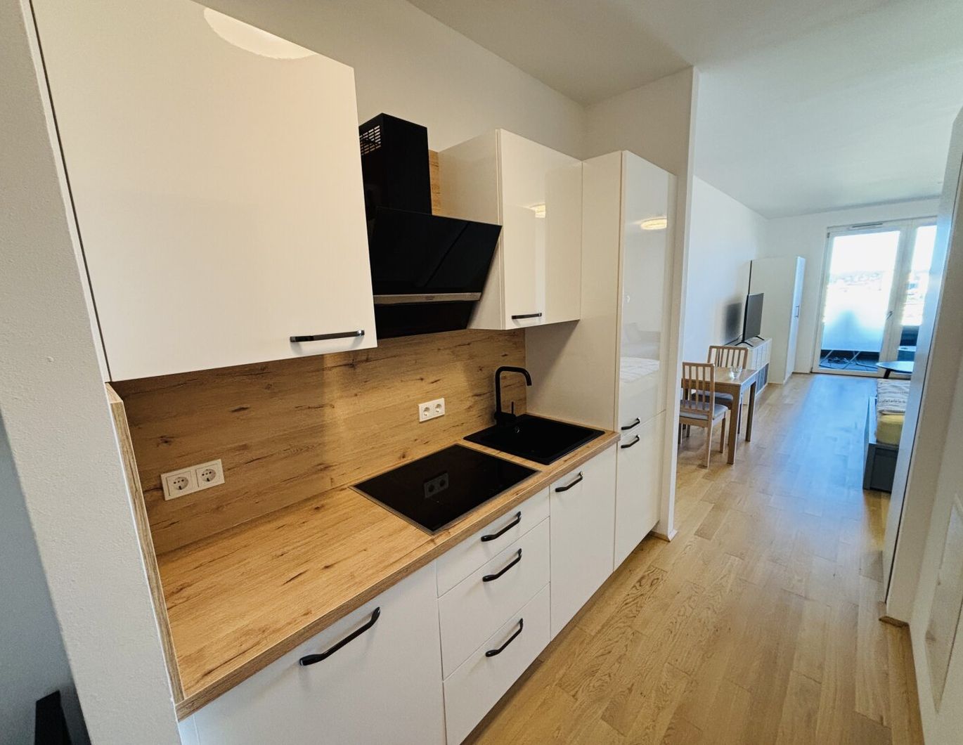 Graz erleben - Neuwertige Wohnung mit Balkon & Stadtblick zum Top-Preis!