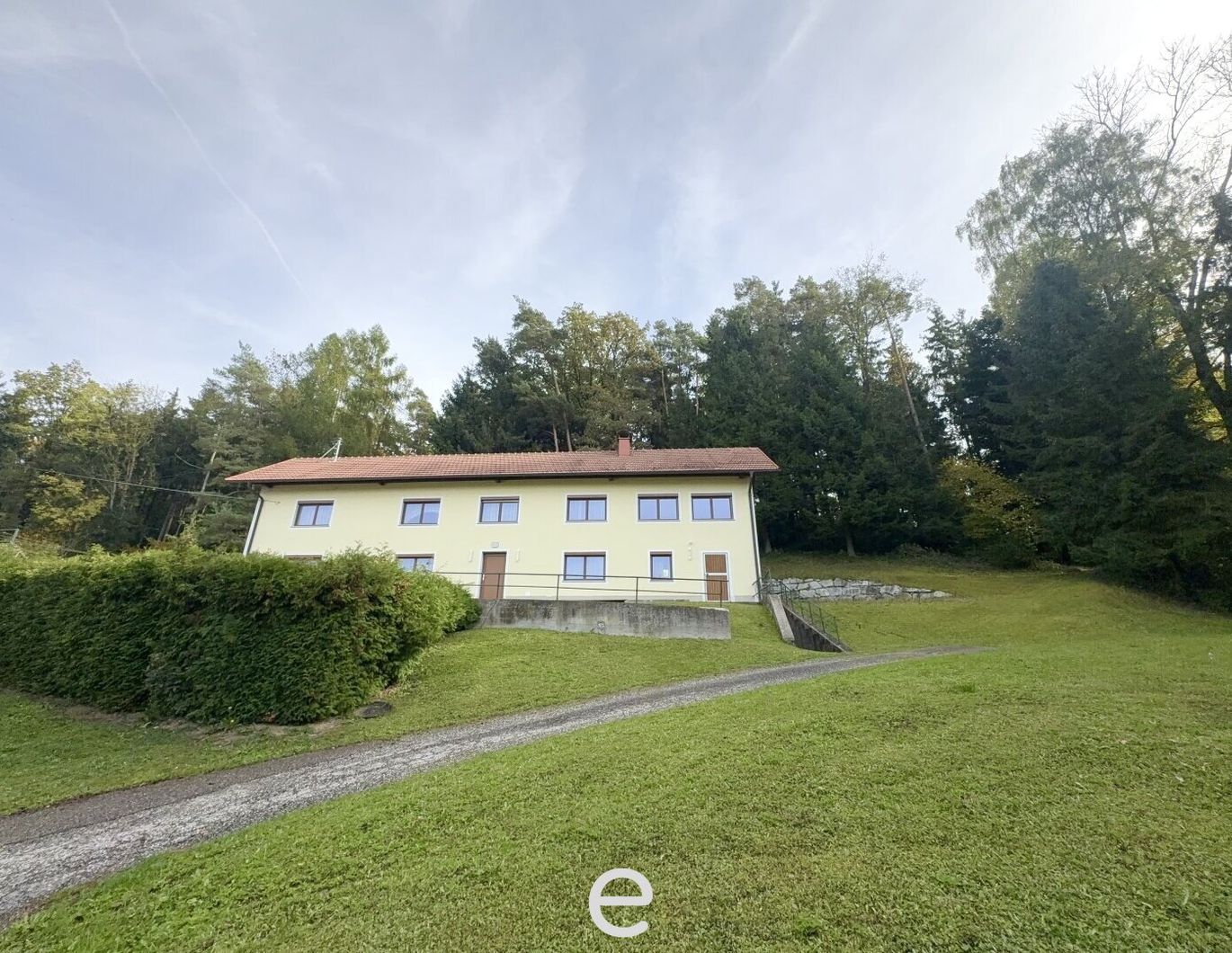 Großzügiges Familienhaus mit viel Potenzial in Naturlage in Weißkirchen!