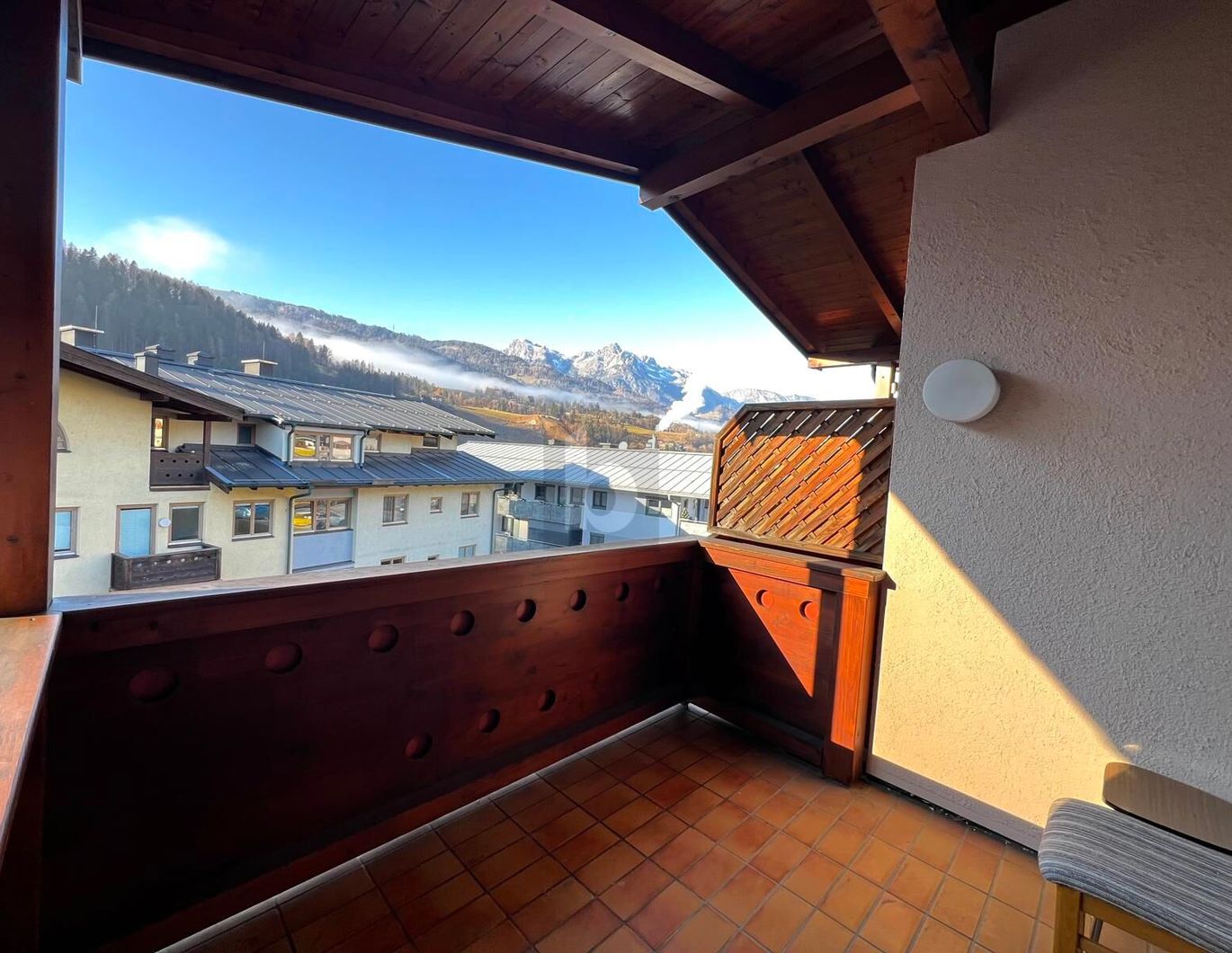 SONNIG MIT BALKON UND VIEL POTENTIAL FÜR HEIMWERKER!