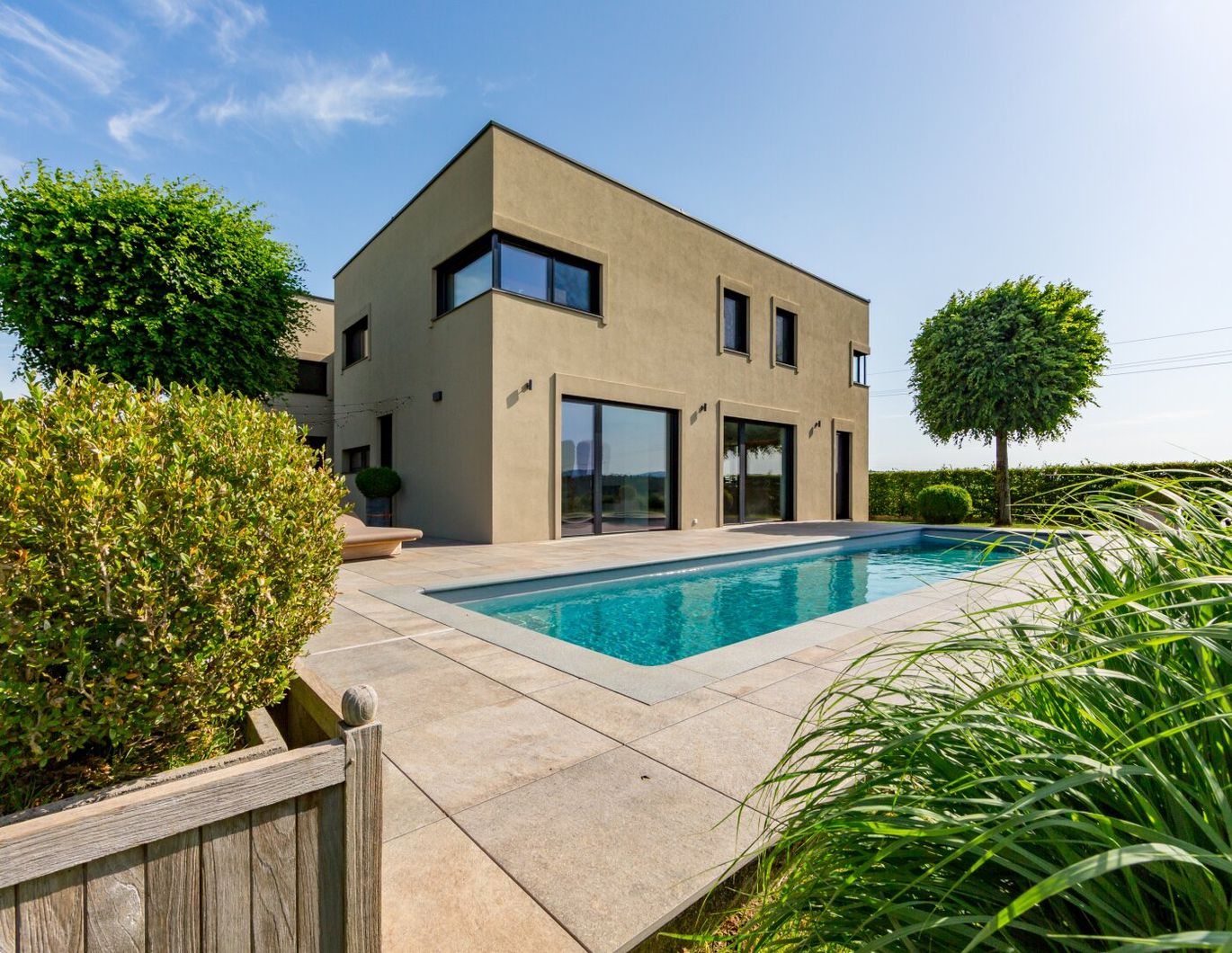 Modern Style in der Natur- coole Villa mit Pool