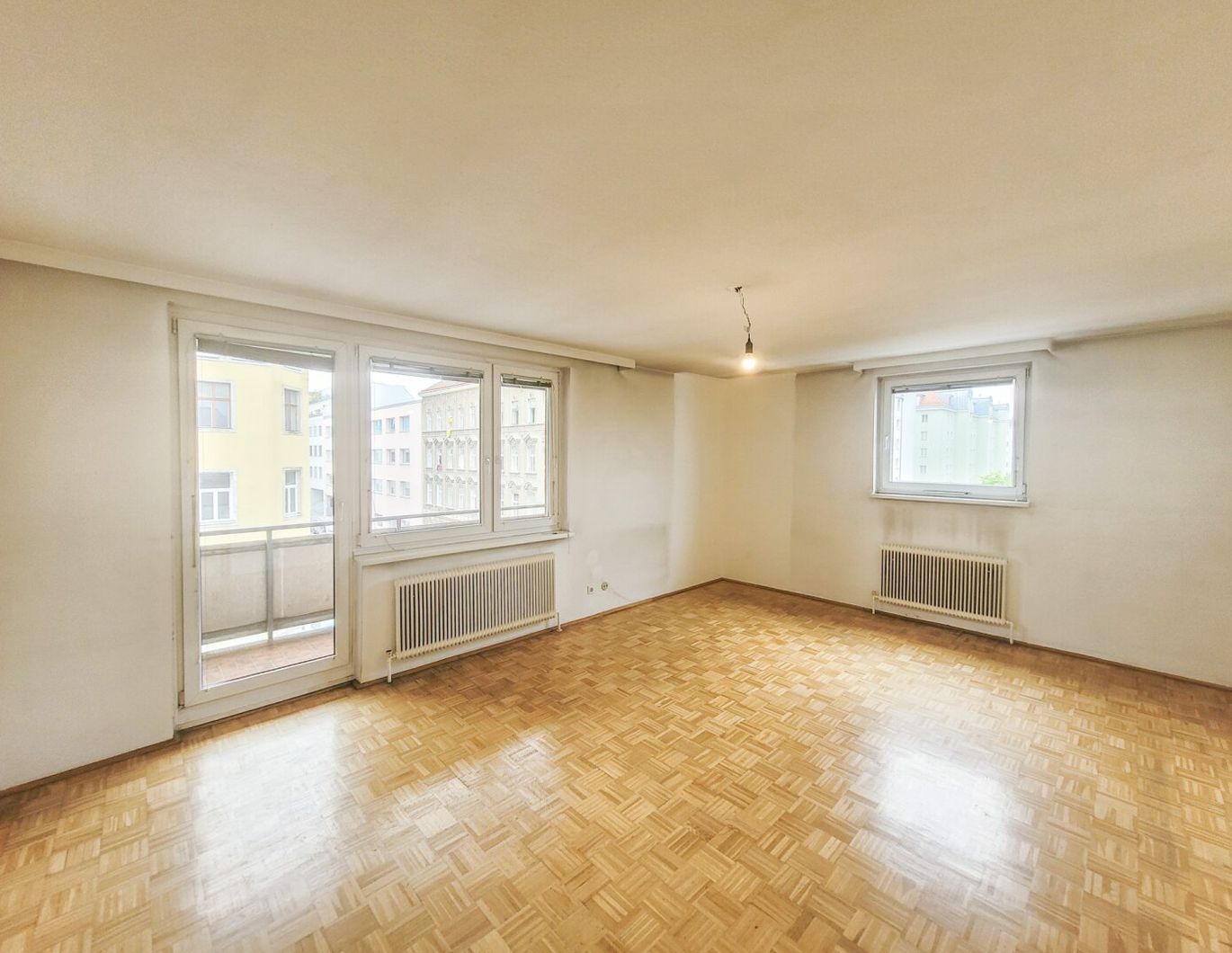 PROVISIONSFREI VOM EIGENTÜMER! GUT AUFGETEILTE UNSANIERTE 4-ZIMMER MIT LOGGIA IN OTTAKRING!
