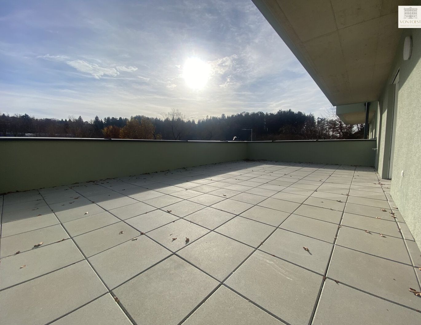 Lichtdurchflutete TRAUM-WOHNUNG mit 50 m² Terrassenfläche